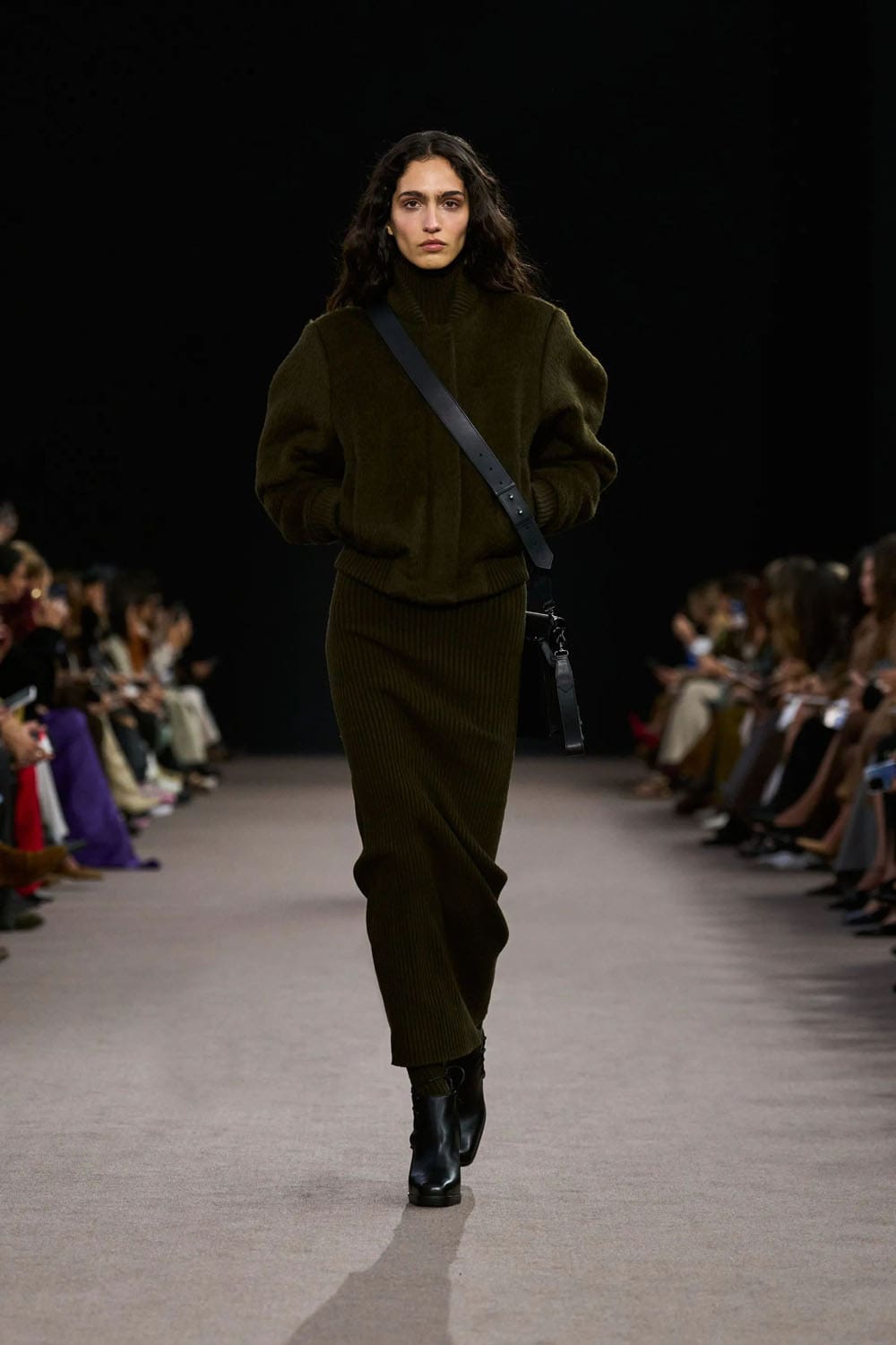 Max Mara Otoño Invierno 2025 2026 Runway Revista (41)