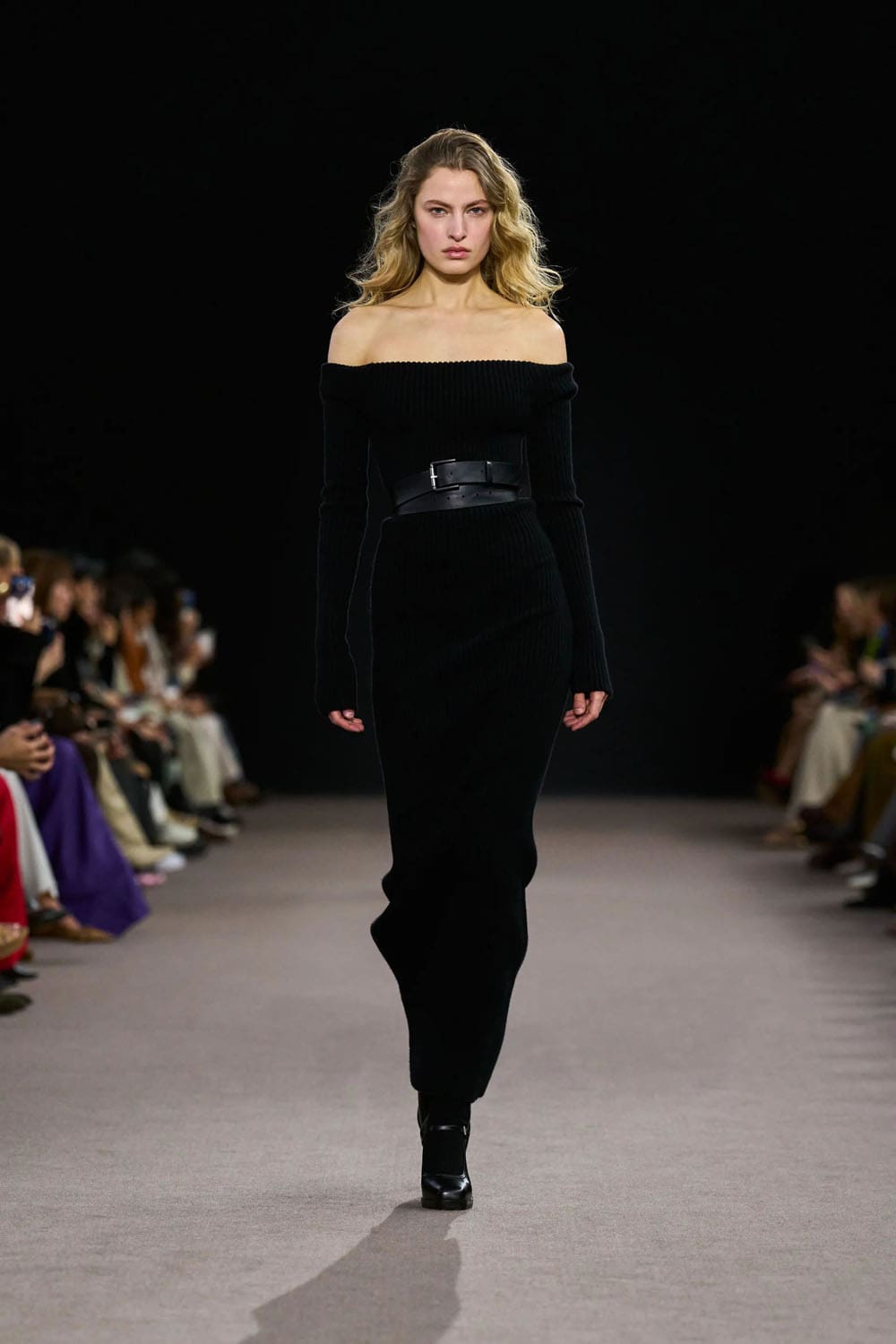 Max Mara Otoño Invierno 2025 2026 Runway Revista (49)