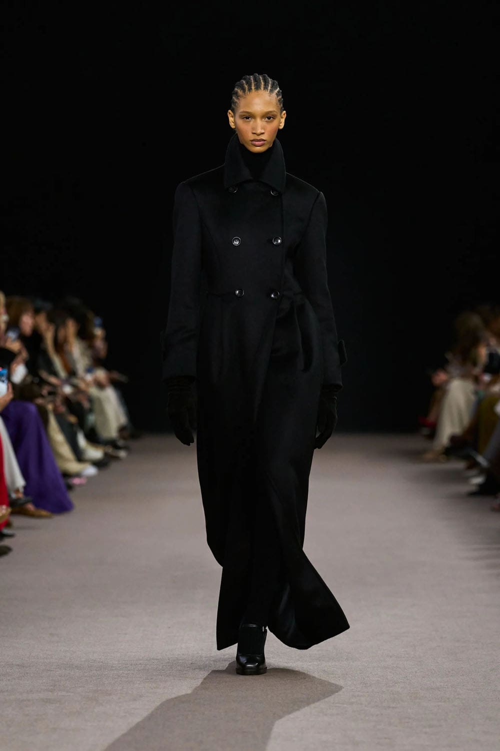 Max Mara Otoño Invierno 2025 2026 Runway Revista (51)