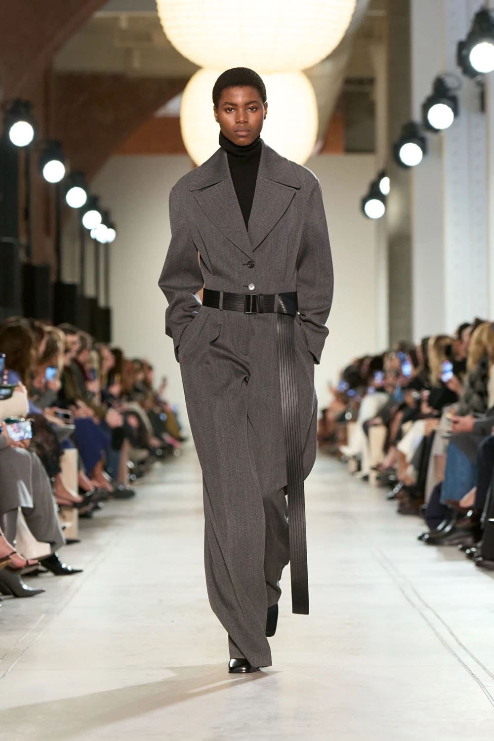 Michael Kors 2025 秋冬 2026 纽约 Runway 杂志(10)