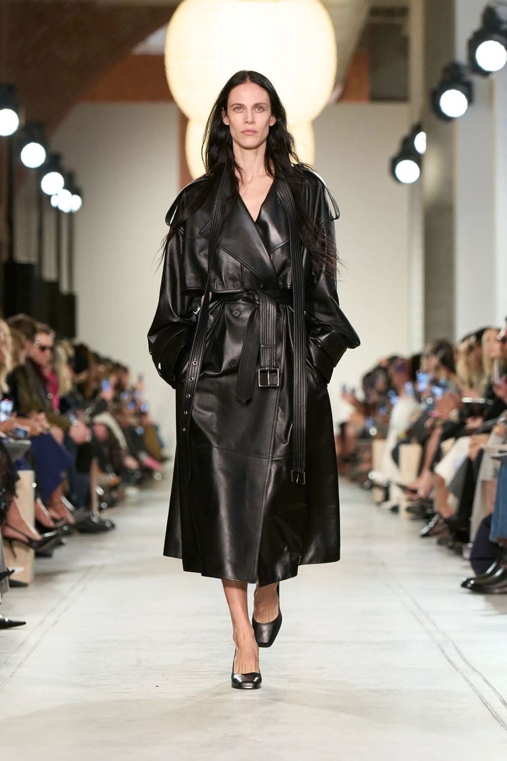 Michael Kors 2025 秋冬 2026 纽约 Runway 杂志(2)