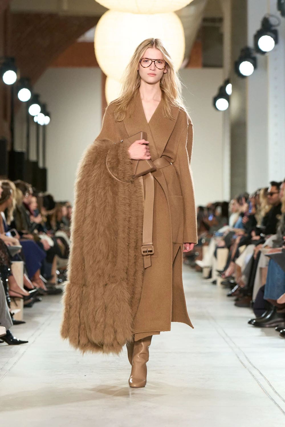 Michael Kors 2025 秋冬 2026 纽约 Runway 杂志(27)