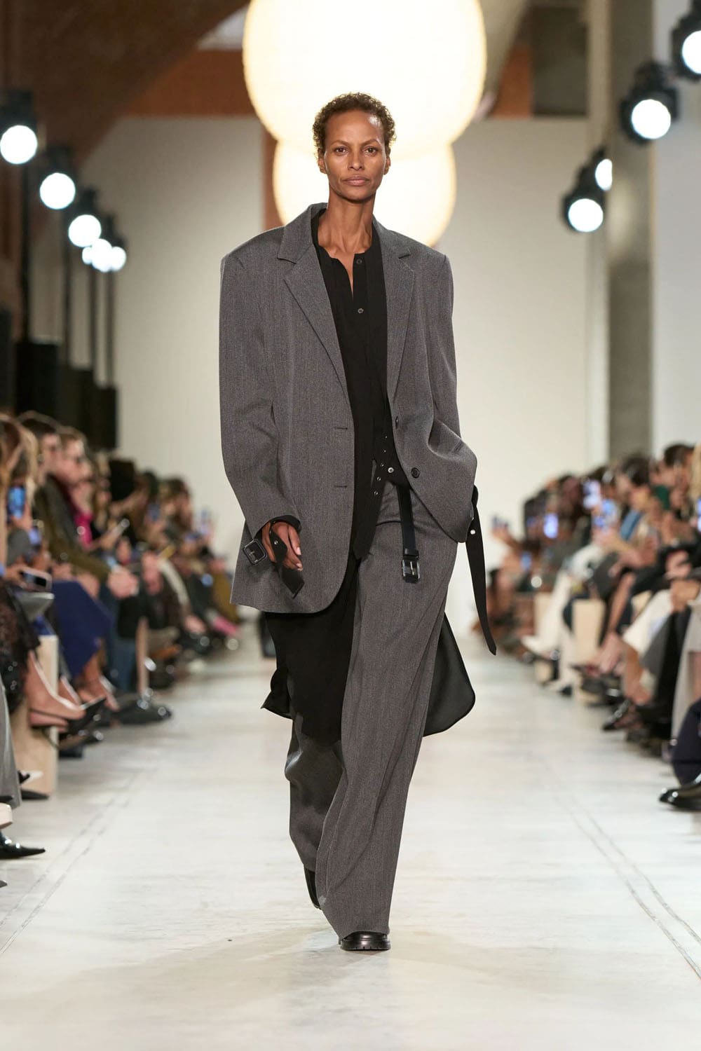 Michael Kors 2025 秋冬 2026 纽约 Runway 杂志(3)