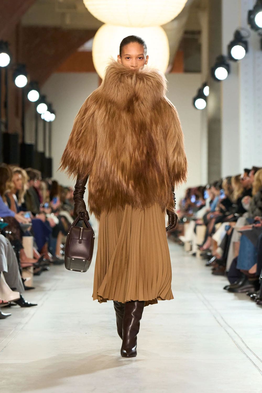 Michael Kors 2025 秋冬 2026 纽约 Runway 杂志(31)