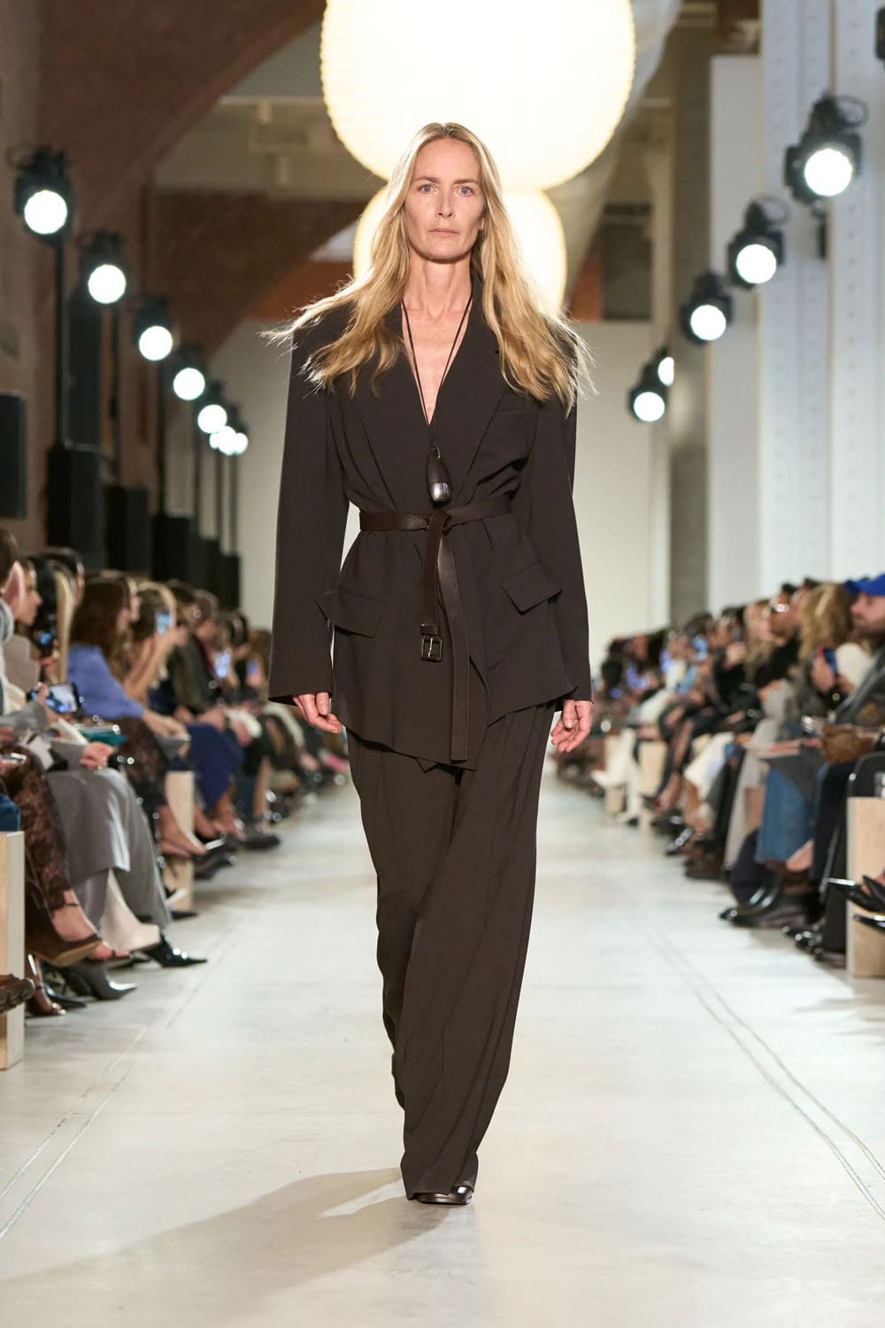 Michael Kors 2025 秋冬 2026 纽约 Runway 杂志(32)