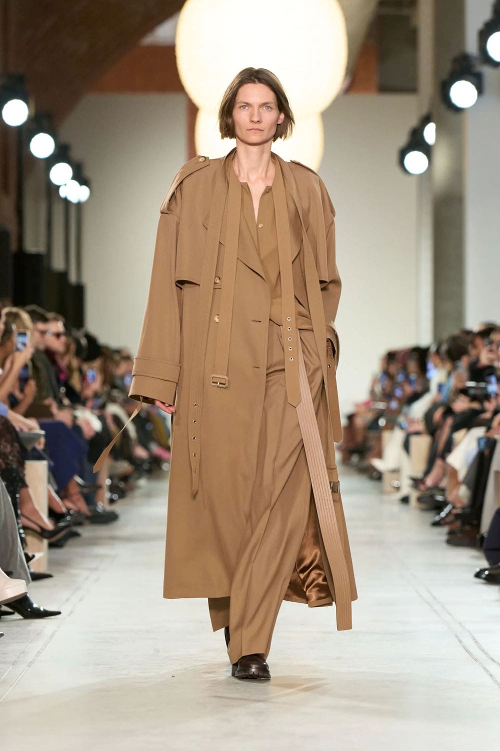Michael Kors 2025 秋冬 2026 纽约 Runway 杂志(33)