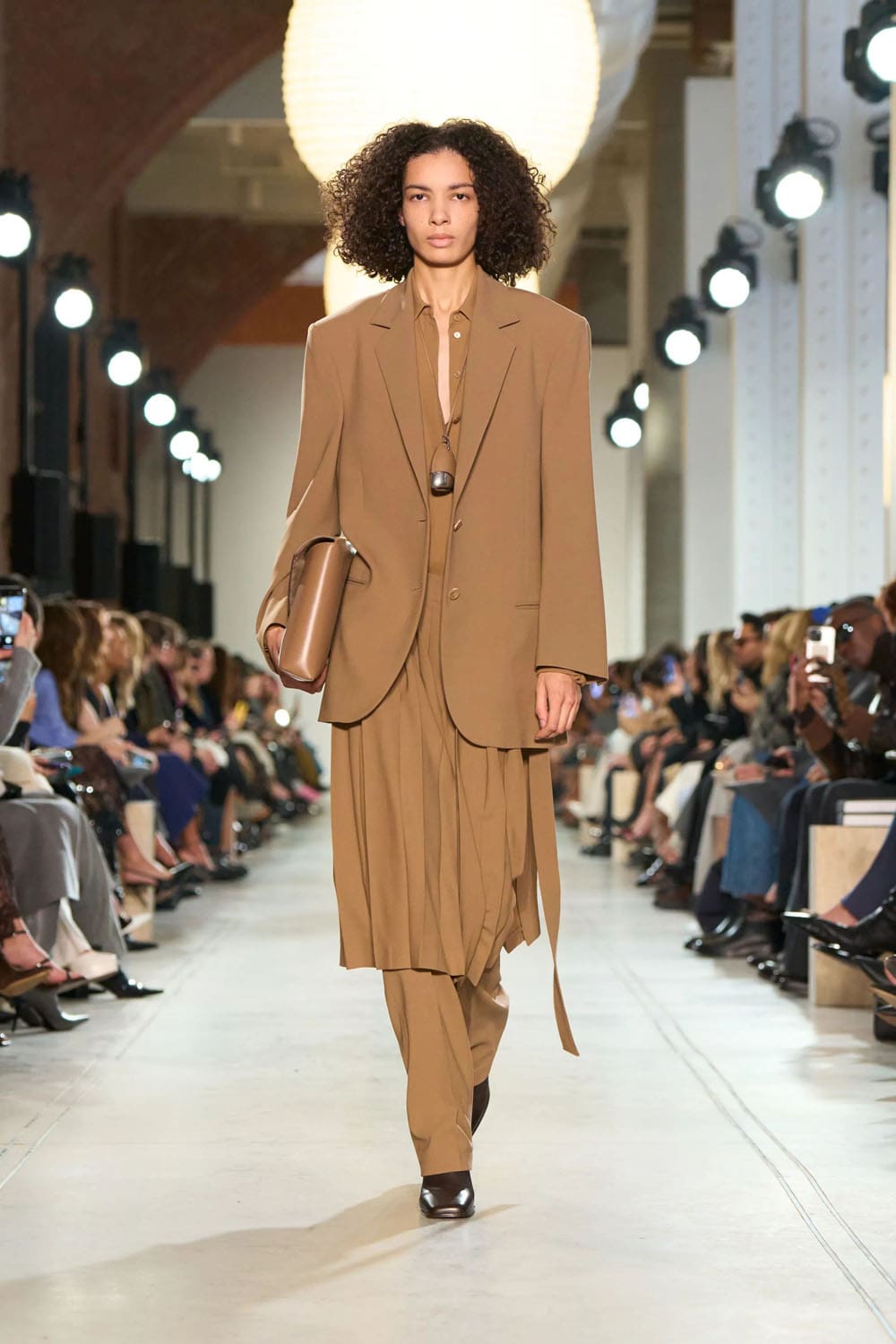 Michael Kors 2025 秋冬 2026 纽约 Runway 杂志(38)