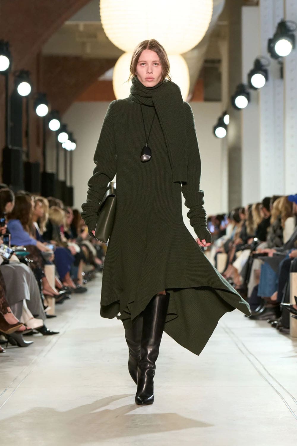 Michael Kors 2025 秋冬 2026 纽约 Runway 杂志(43)