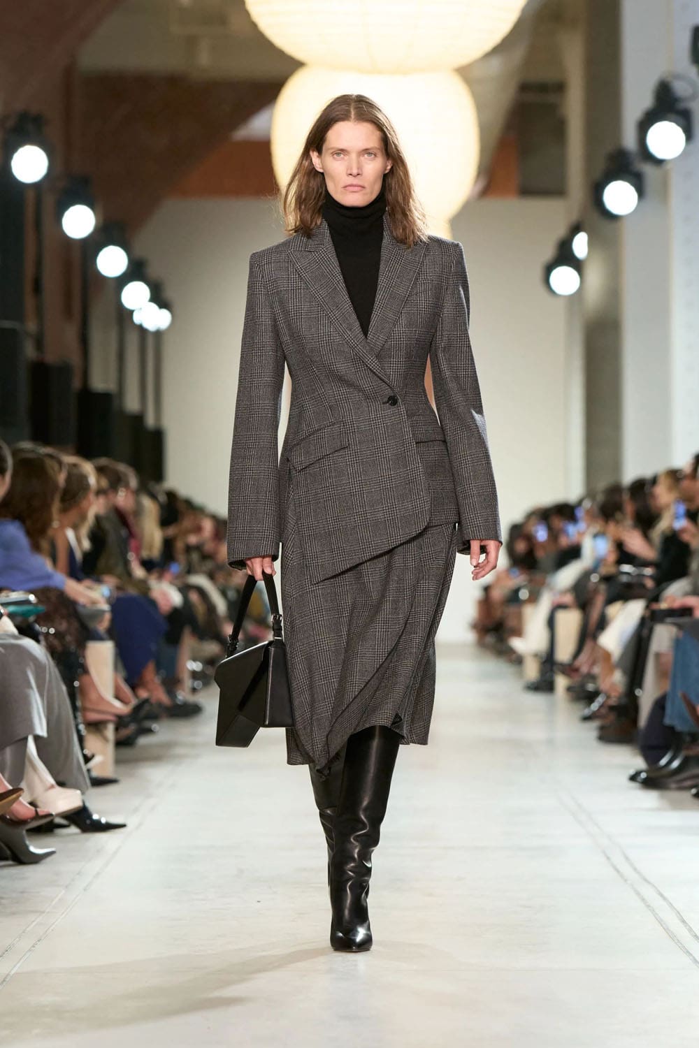 Michael Kors 2025 秋冬 2026 纽约 Runway 杂志(44)