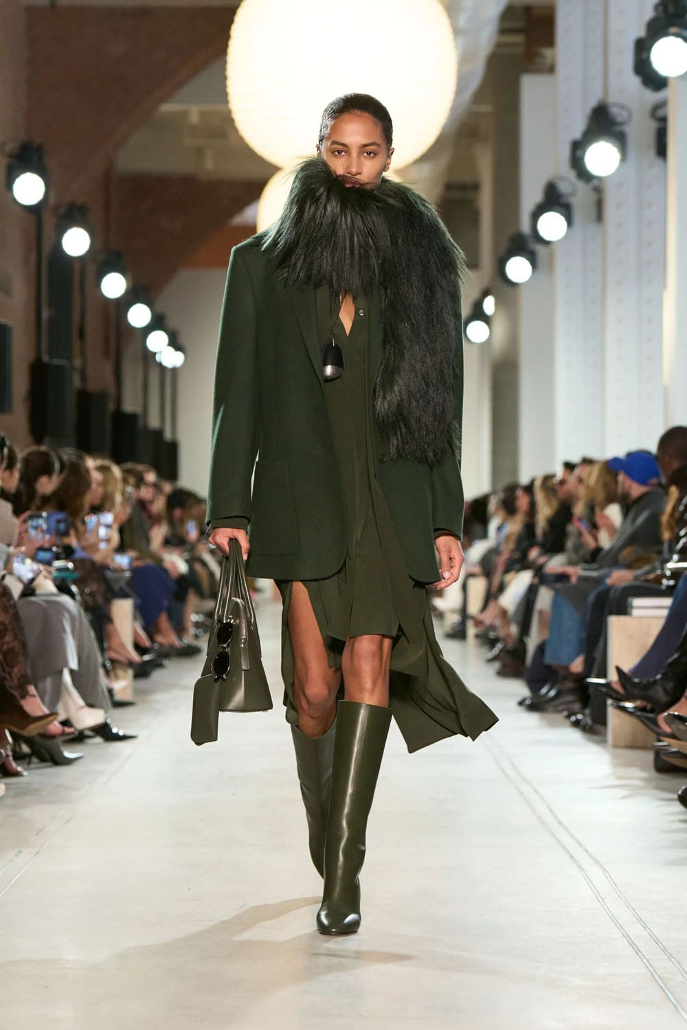 Michael Kors 2025 秋冬 2026 纽约 Runway 杂志(46)