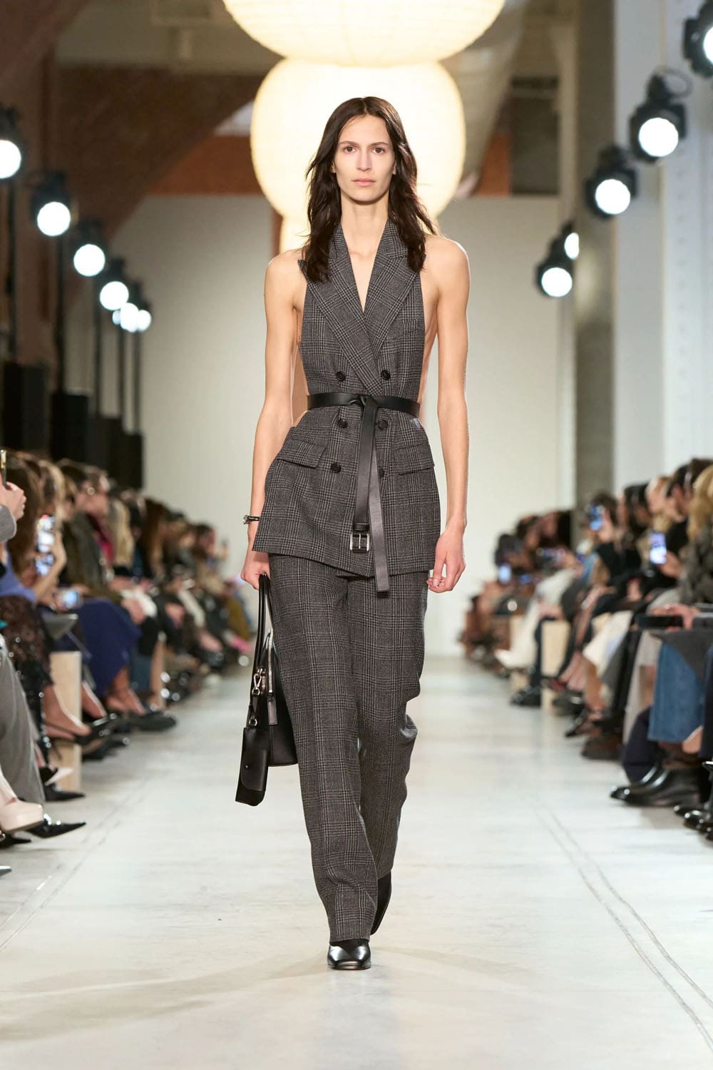 Michael Kors 2025 秋冬 2026 纽约 Runway 杂志(48)