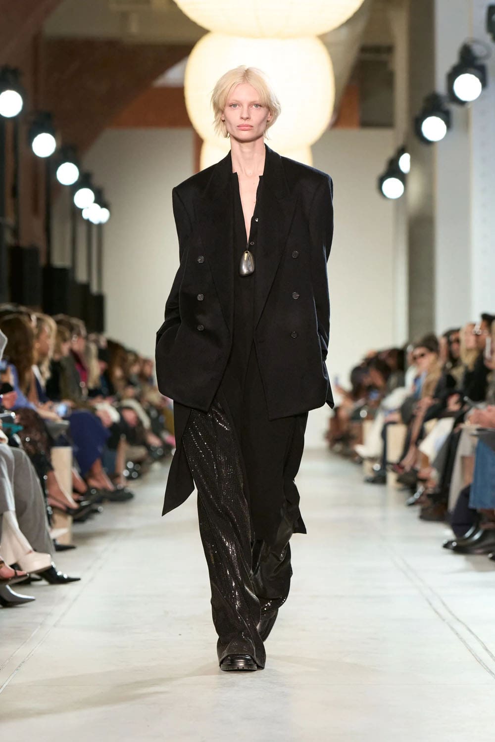 Michael Kors 2025 秋冬 2026 纽约 Runway 杂志(49)