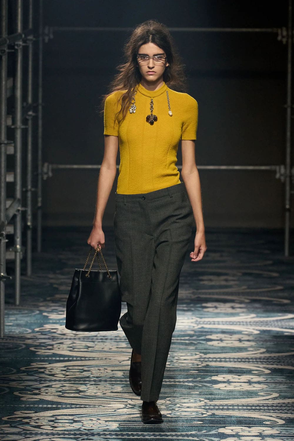 Prada Fall Winter 2025 2026 Runway Magazine (10)