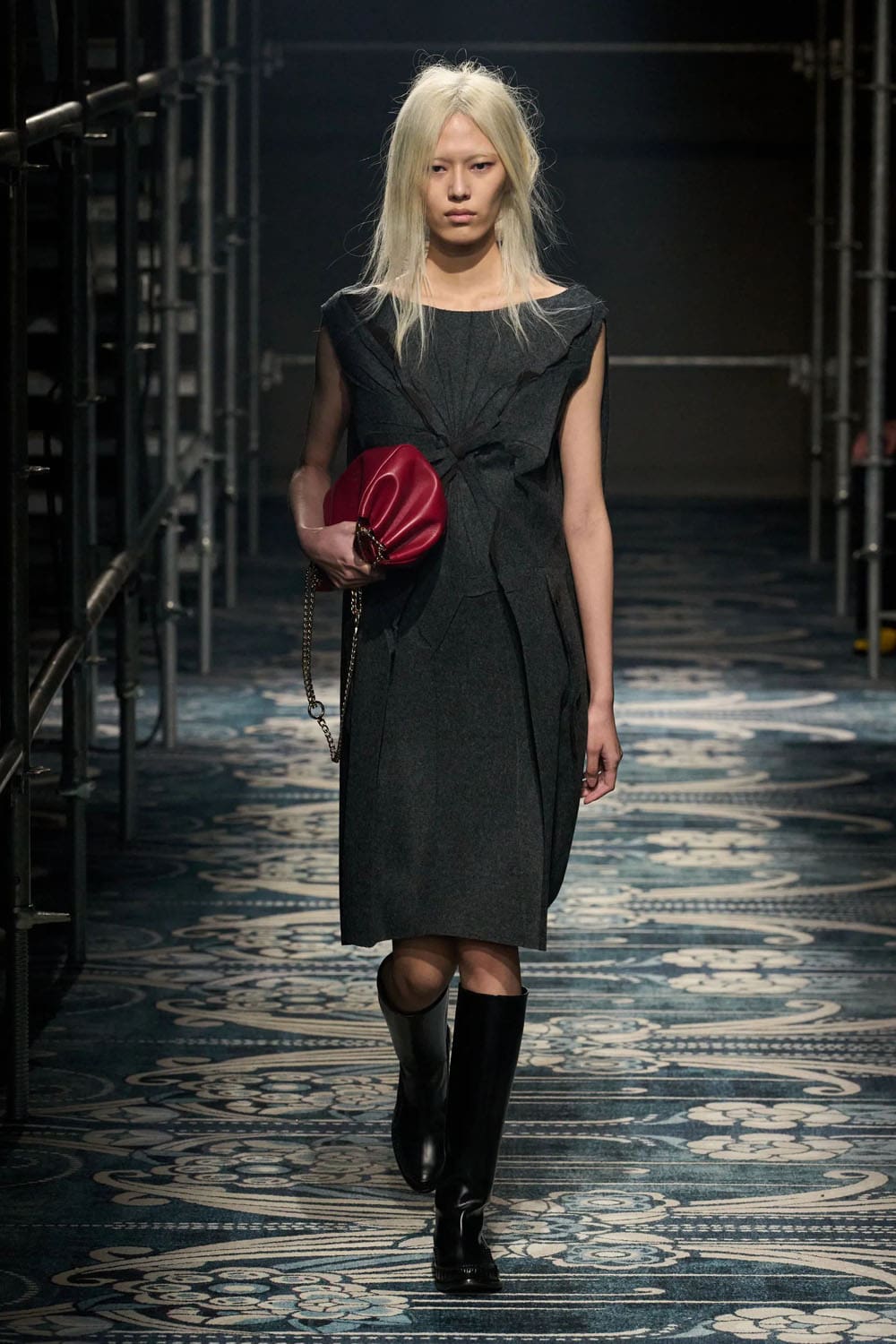 Prada Fall Winter 2025 2026 Runway Magazine (28)