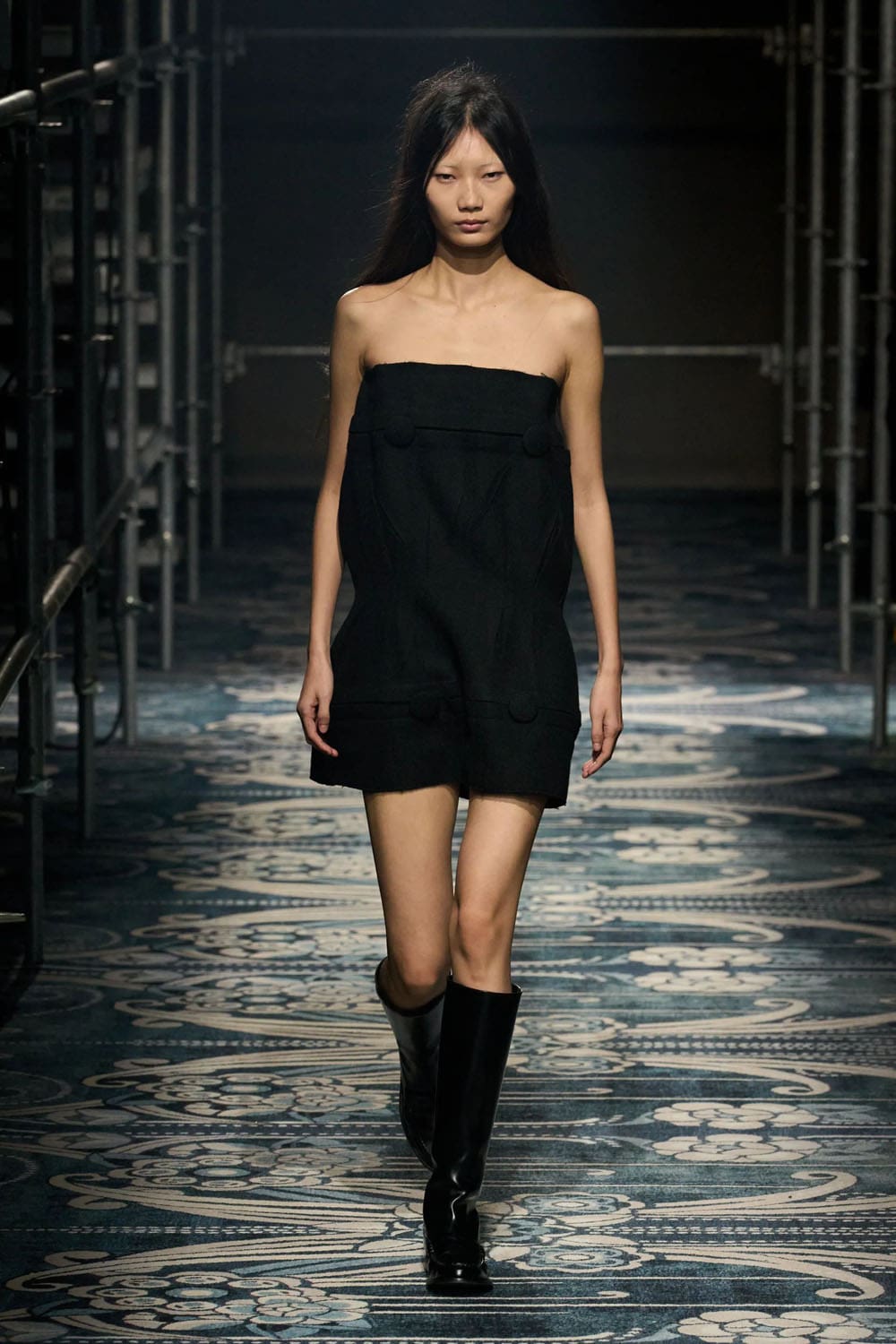 Prada Fall Winter 2025 2026 Runway Magazine (45)