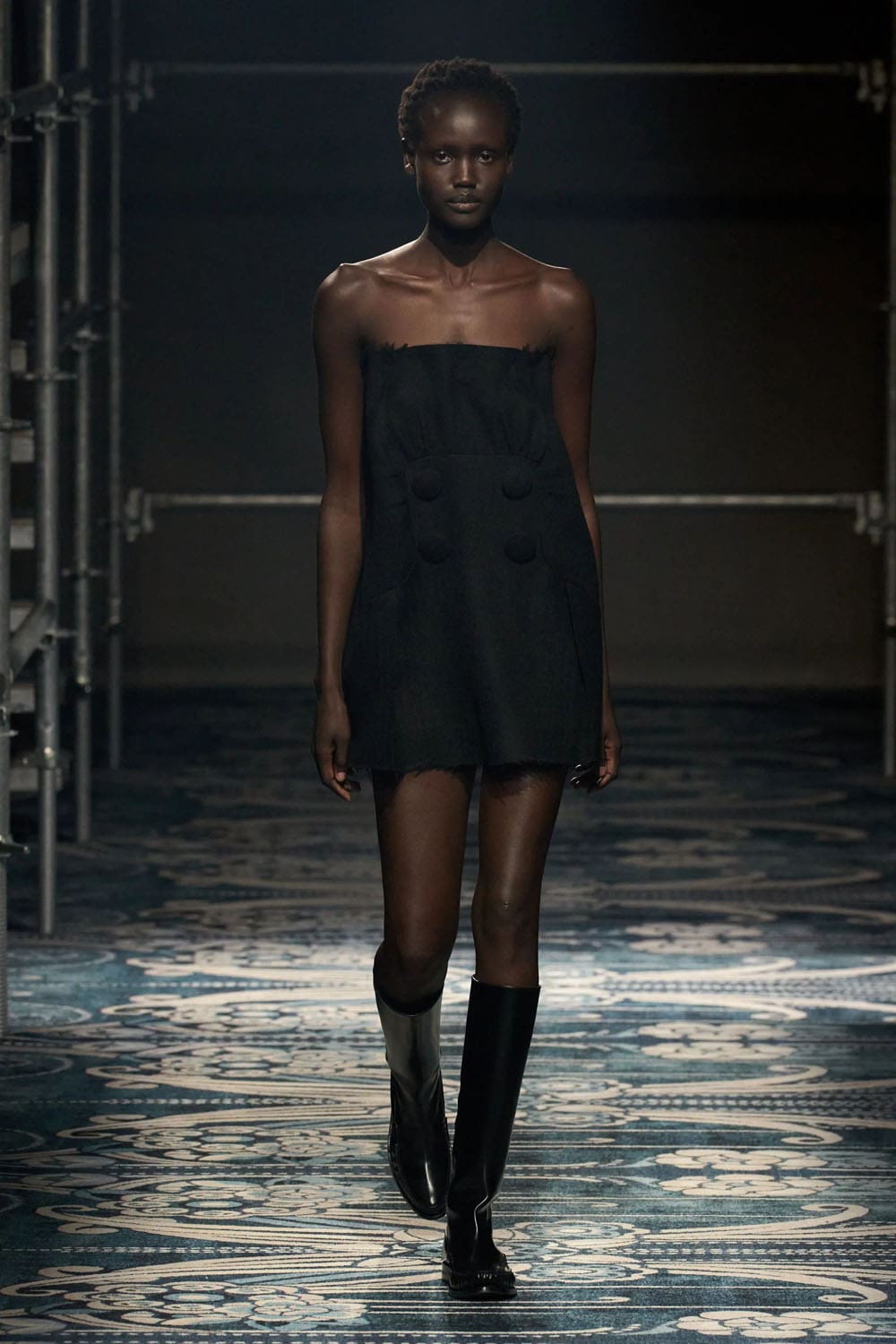 Prada Fall Winter 2025 2026 Runway Magazine (46)