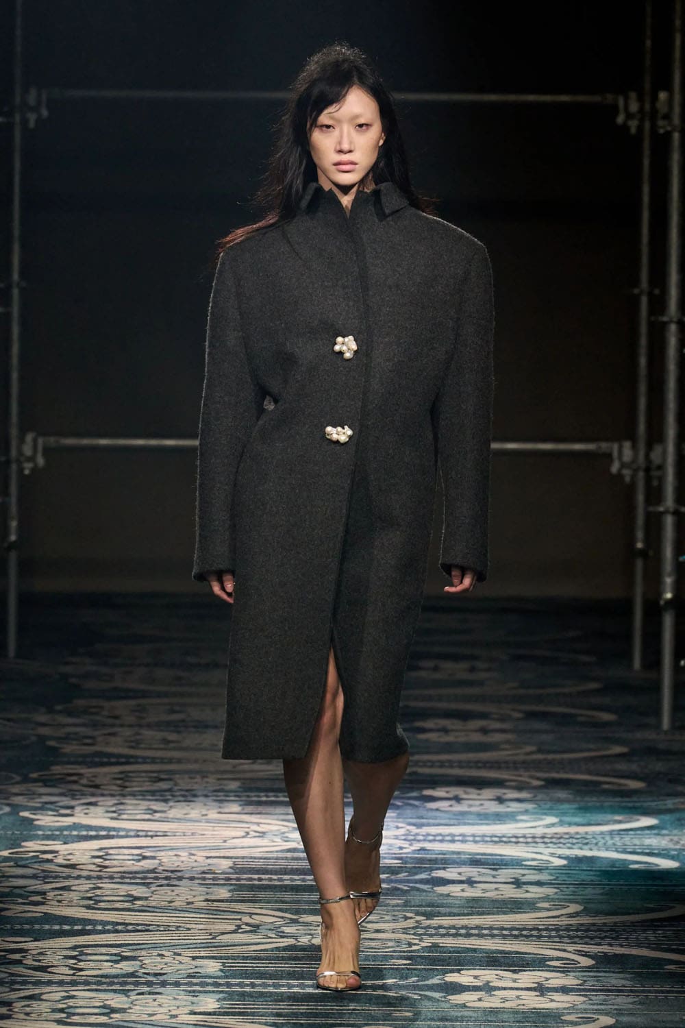 Prada Fall Winter 2025 2026 Runway Magazine (52)