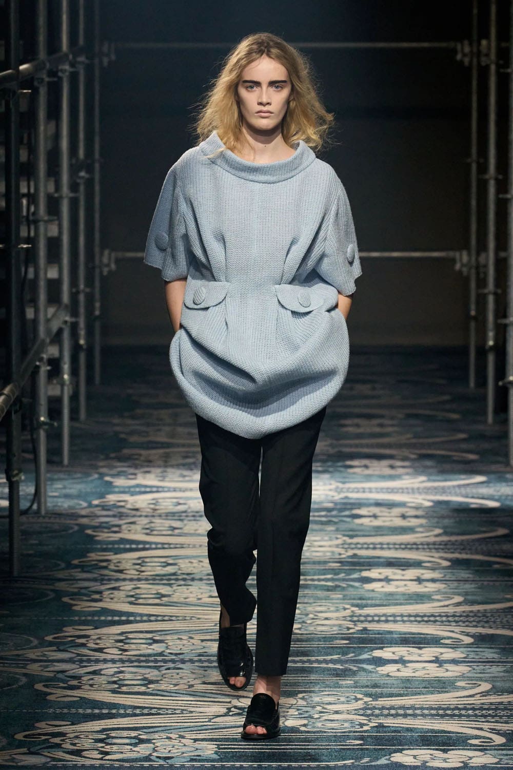 Prada Fall Winter 2025 2026 Runway Magazine (6)
