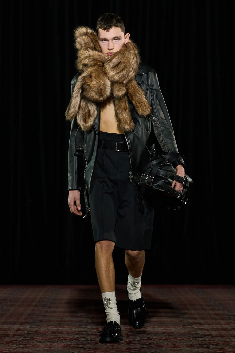 Simone Rocha Otoño Invierno 2025 2026 Londres Runway Revista (18)