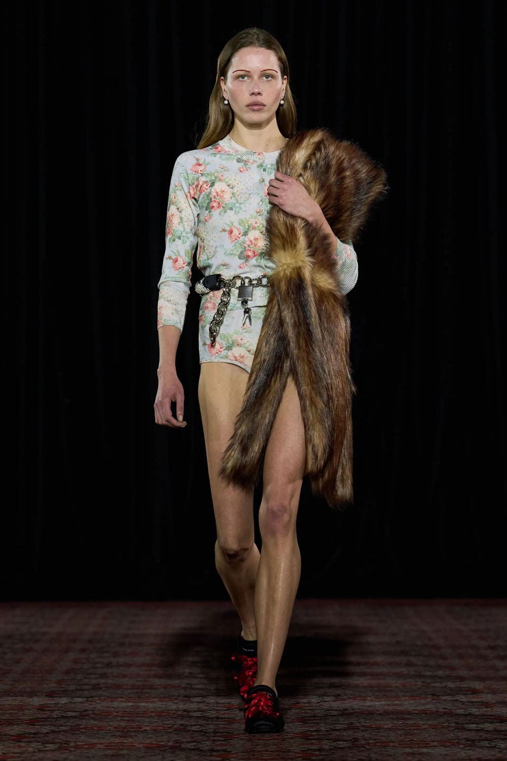 Simone Rocha Otoño Invierno 2025 2026 Londres Runway Revista (43)