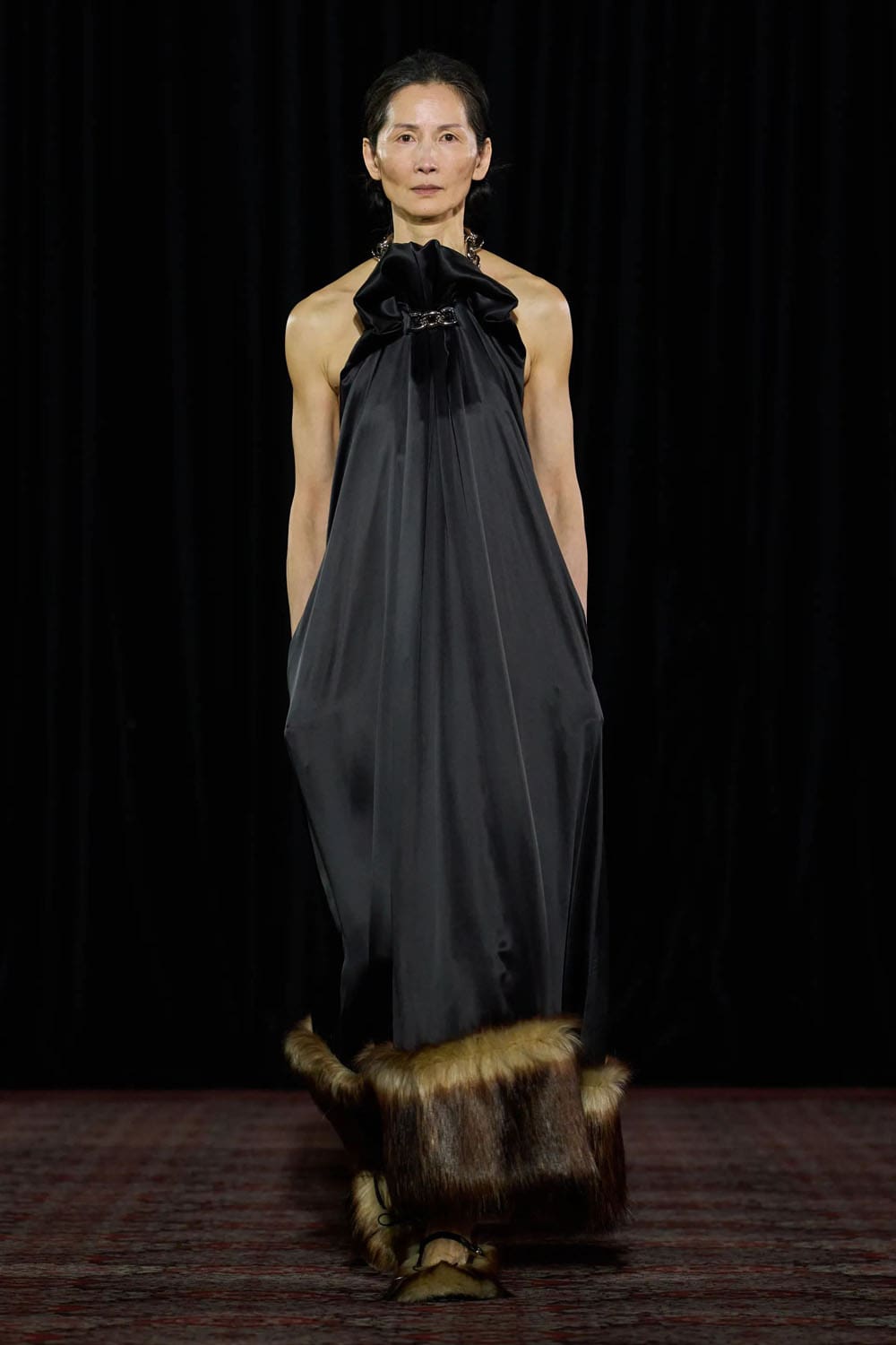 Simone Rocha Otoño Invierno 2025 2026 Londres Runway Revista (47)