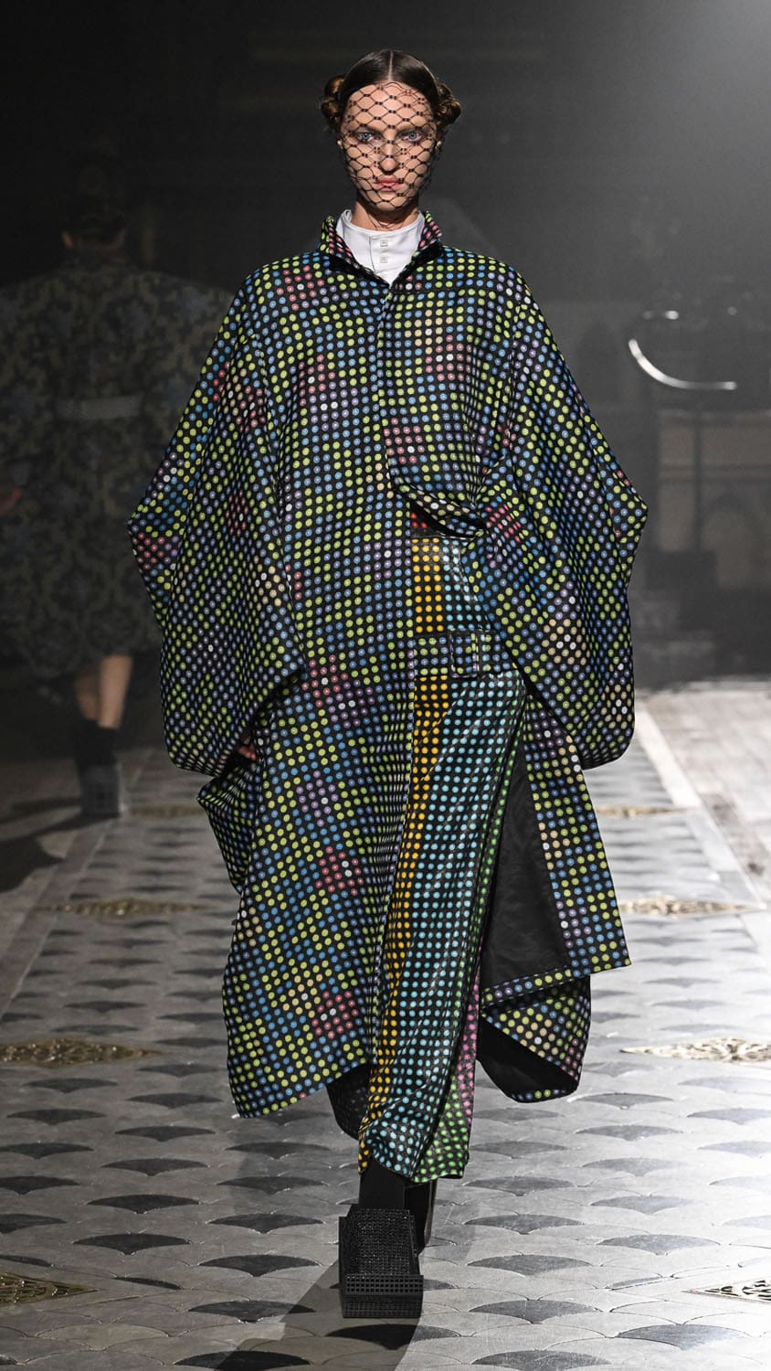 Anrealage Herbst Winter 2025 2026 Runway Magazin (11)