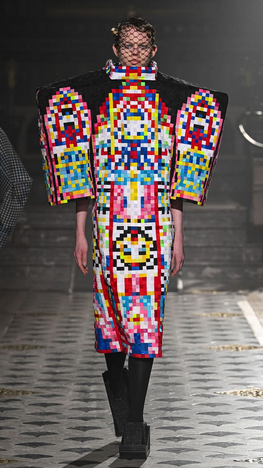 Anrealage Herbst Winter 2025 2026 Runway Magazin (13)