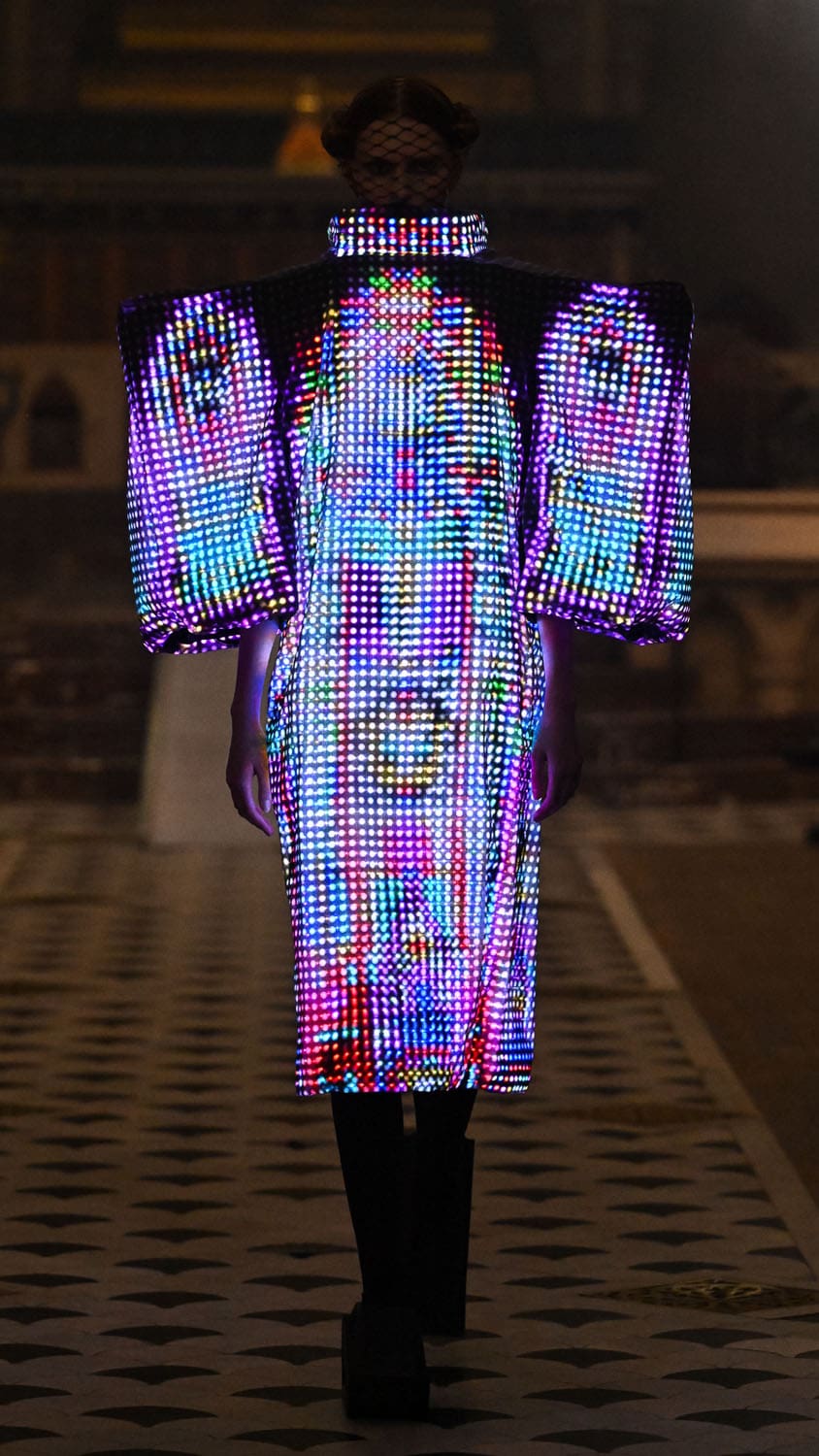 Anrealage Herbst Winter 2025 2026 Runway Magazin (14)