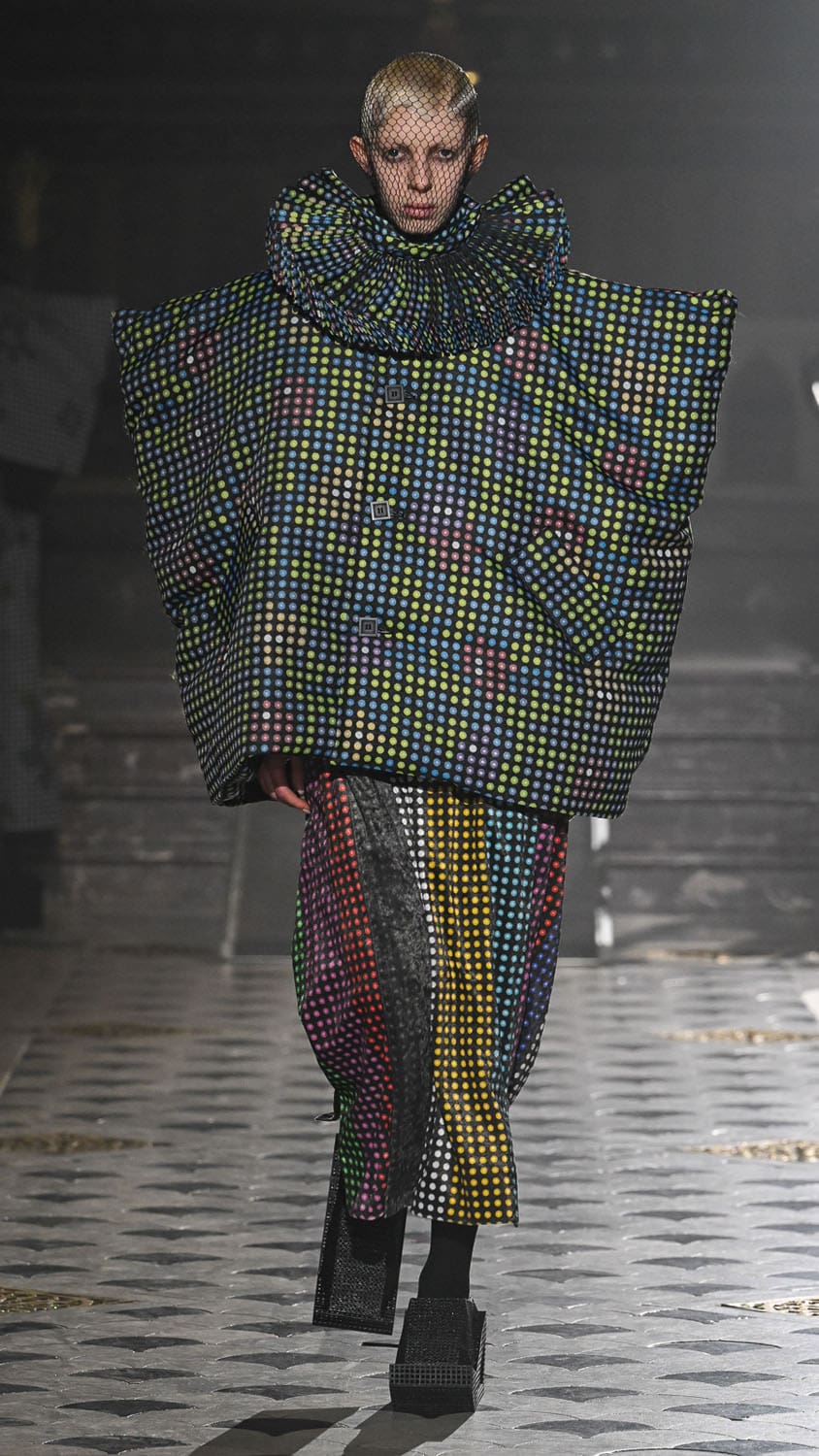 Anrealage Herbst Winter 2025 2026 Runway Magazin (5)