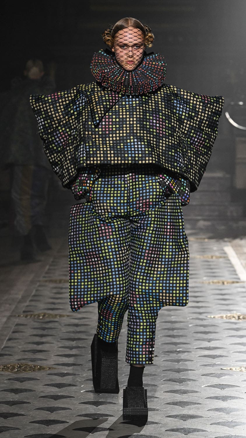 Anrealage Herbst Winter 2025 2026 Runway Magazin (6)