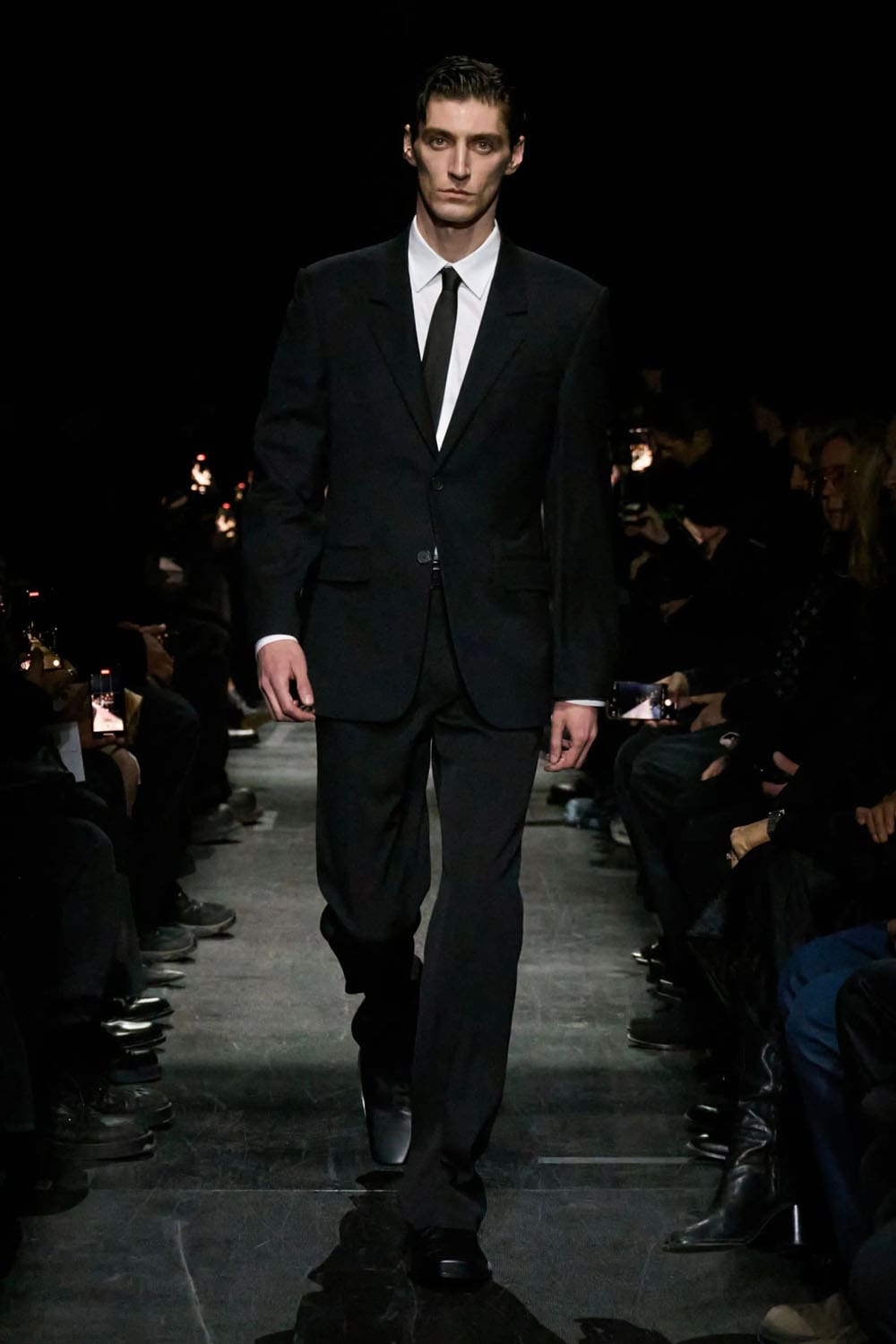 Balenciaga Automne Hiver 2025 2026 Runway Magazine (1)