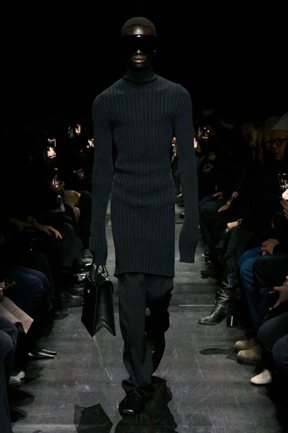 Balenciaga Automne Hiver 2025 2026 Runway Magazine (21)