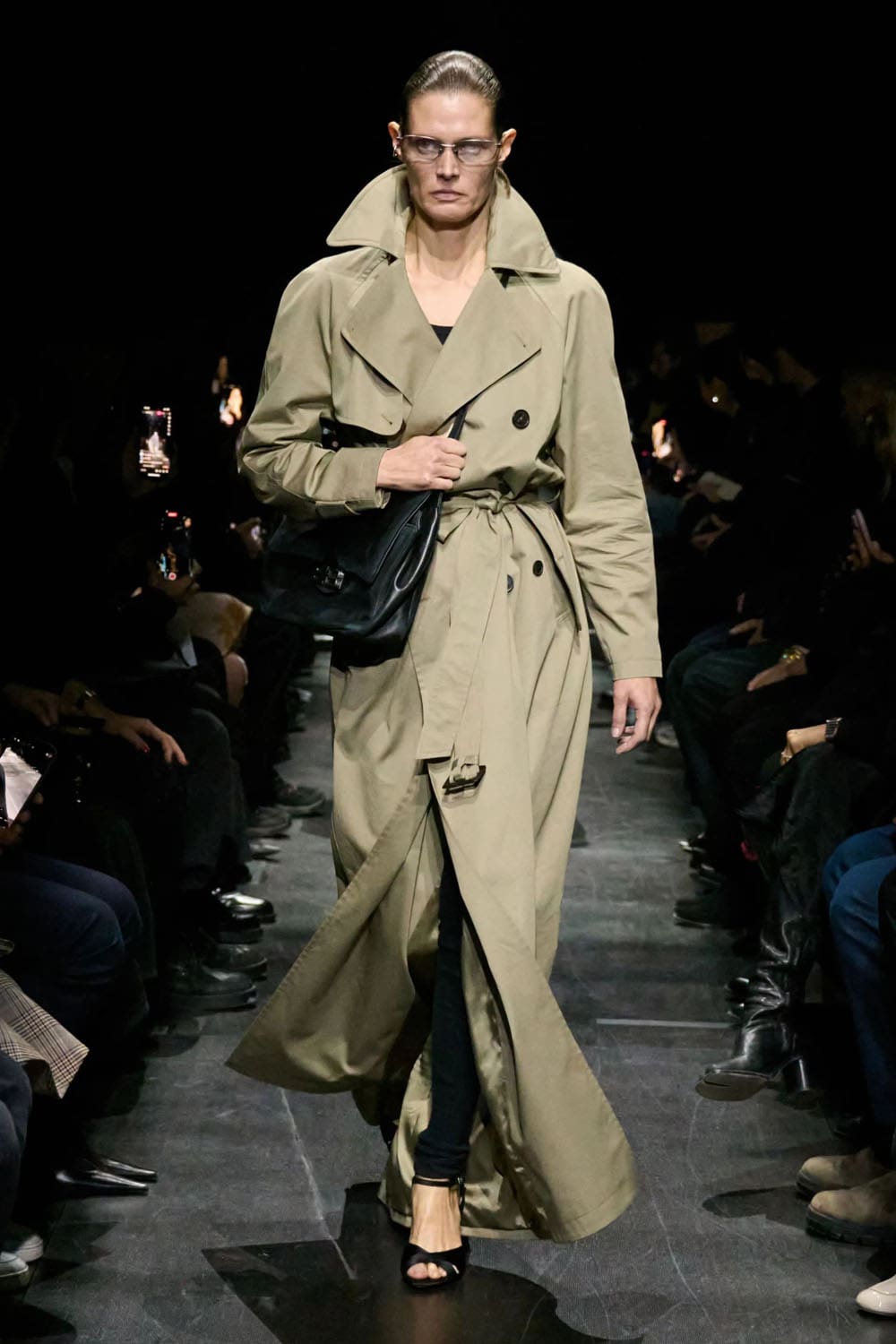 Balenciaga Automne Hiver 2025 2026 Runway Magazine (26)