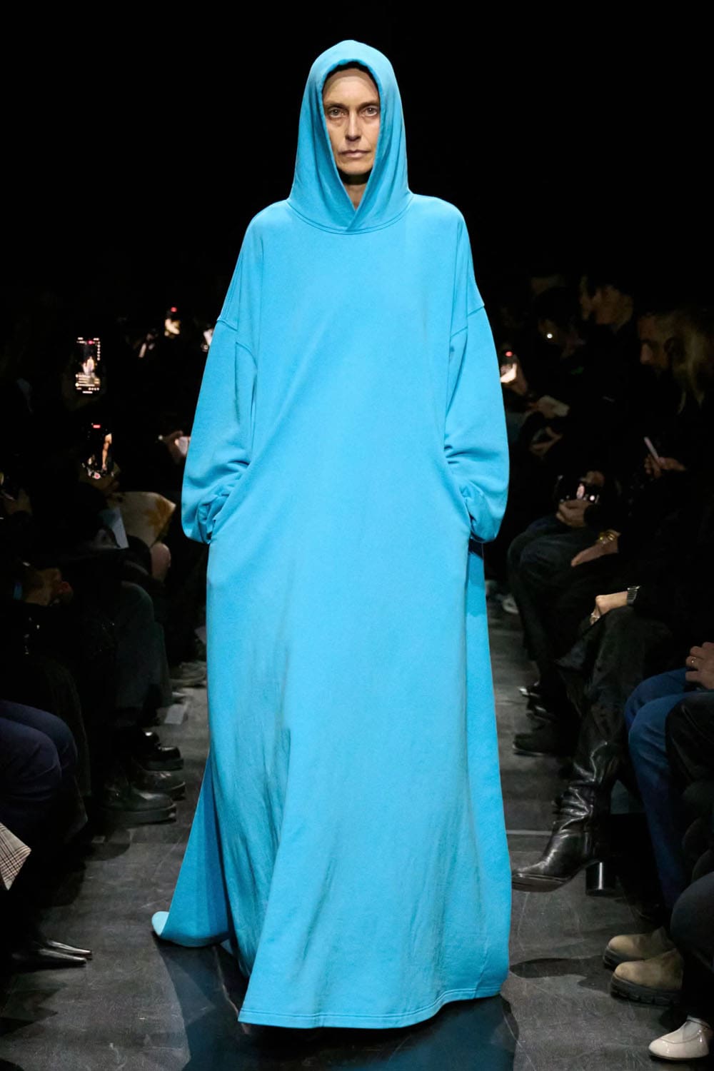 Balenciaga Automne Hiver 2025 2026 Runway Magazine (30)
