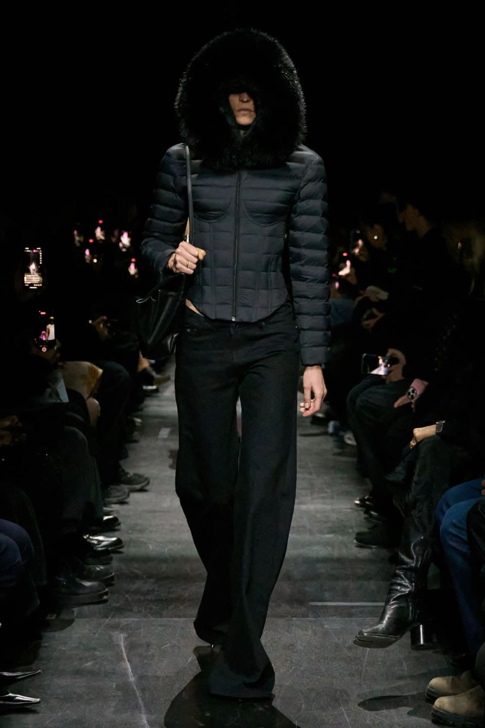 Balenciaga Automne Hiver 2025 2026 Runway Magazine (34)
