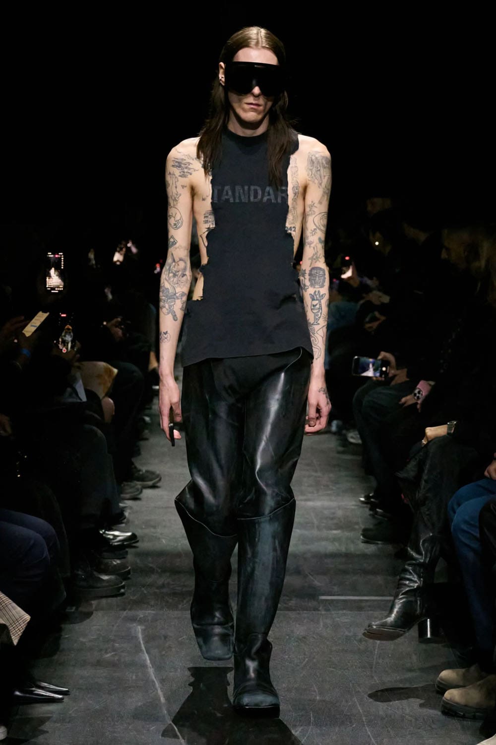 Balenciaga Automne Hiver 2025 2026 Runway Magazine (37)