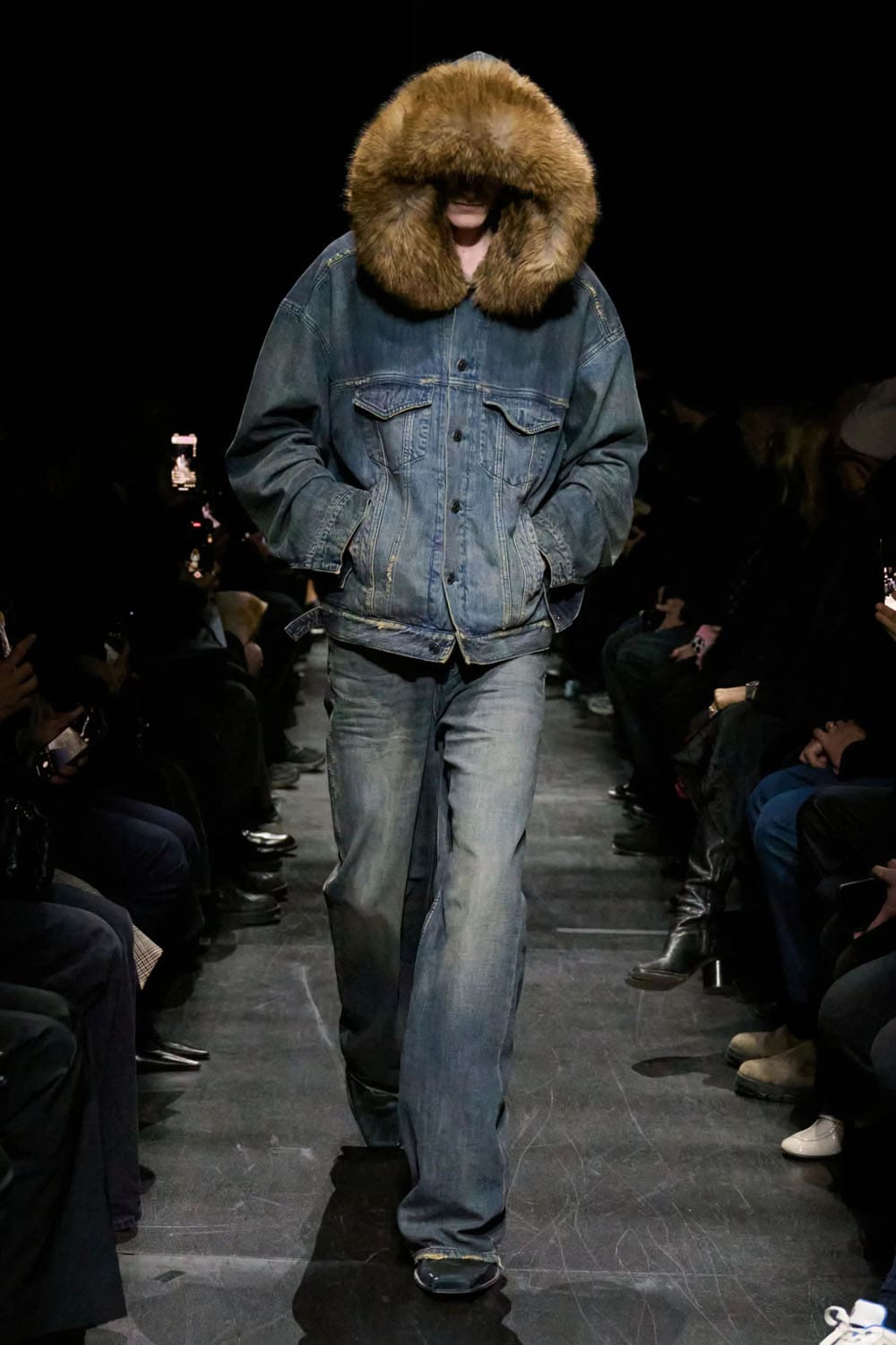 Balenciaga Automne Hiver 2025 2026 Runway Magazine (38)