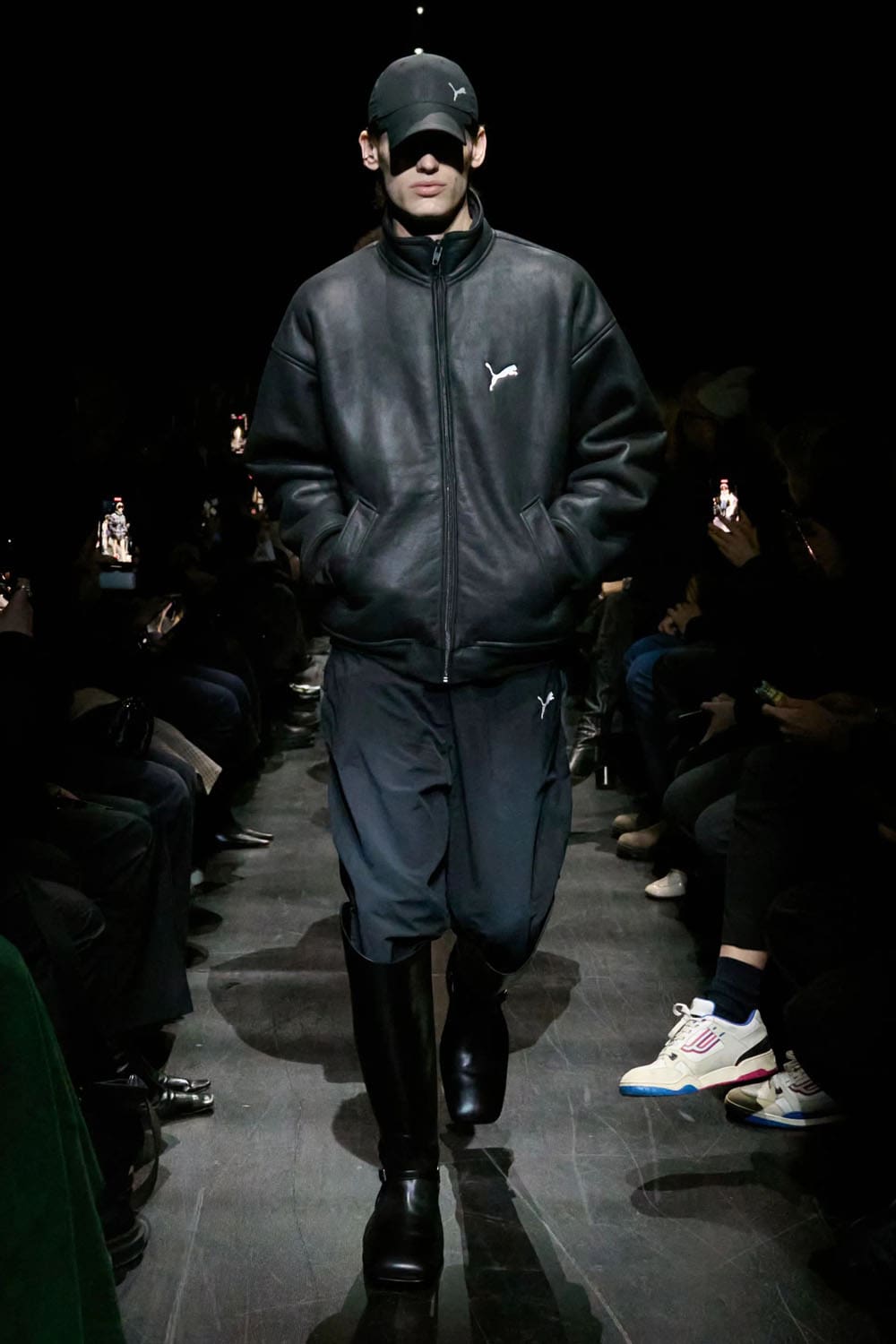 Balenciaga Automne Hiver 2025 2026 Runway Magazine (44)