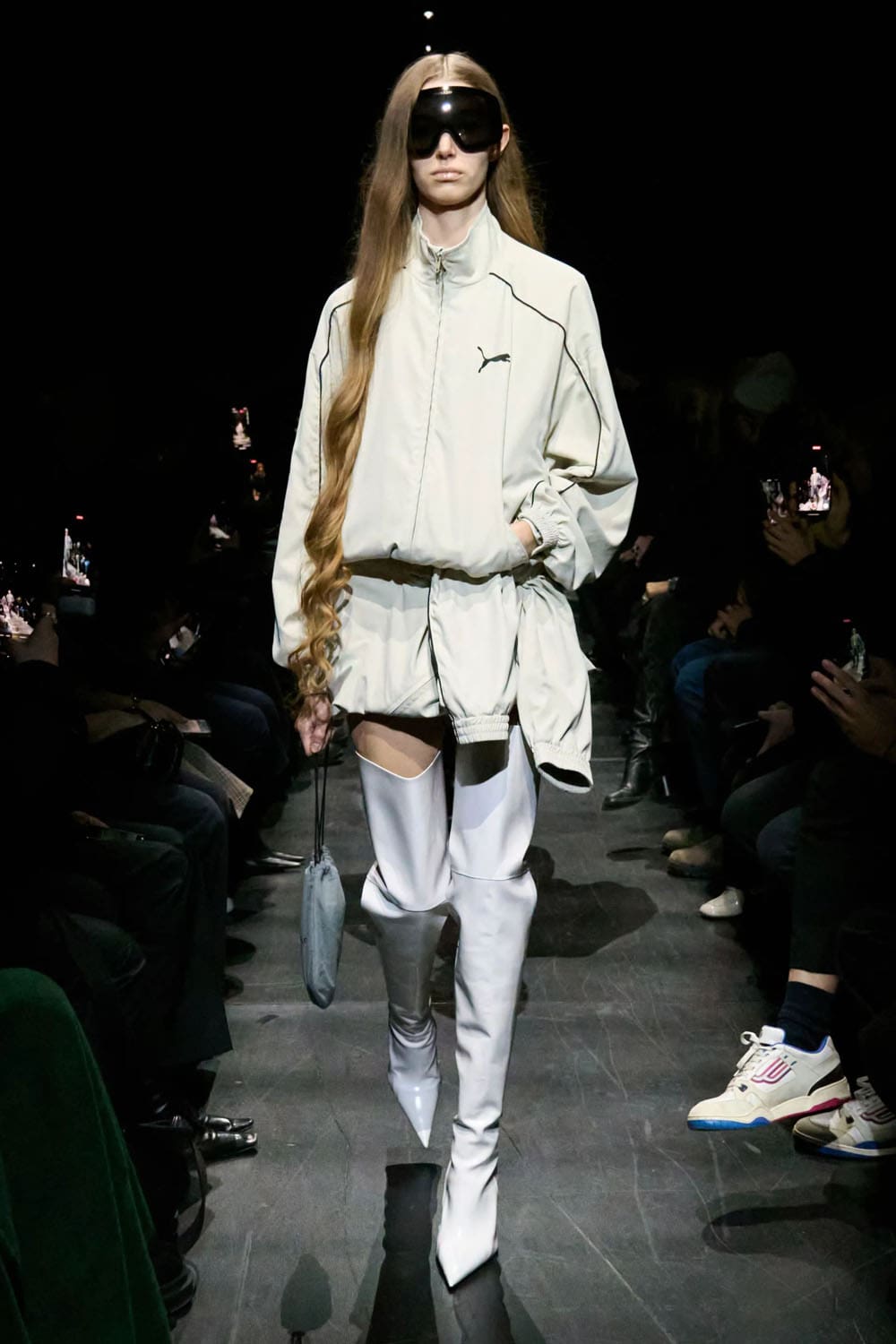 Balenciaga Automne Hiver 2025 2026 Runway Magazine (47)
