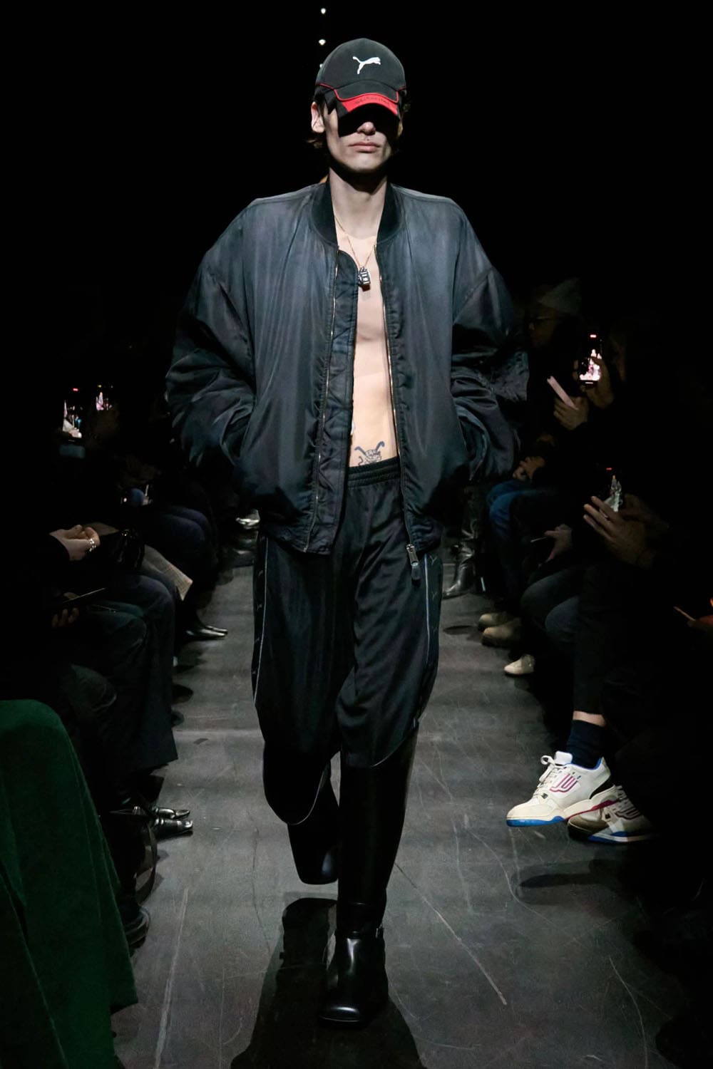 Balenciaga Automne Hiver 2025 2026 Runway Magazine (48)