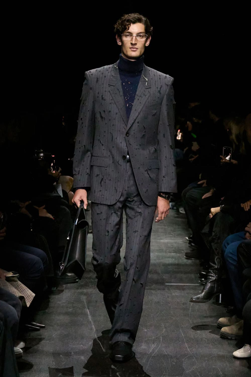 Balenciaga Automne Hiver 2025 2026 Runway Magazine (5)