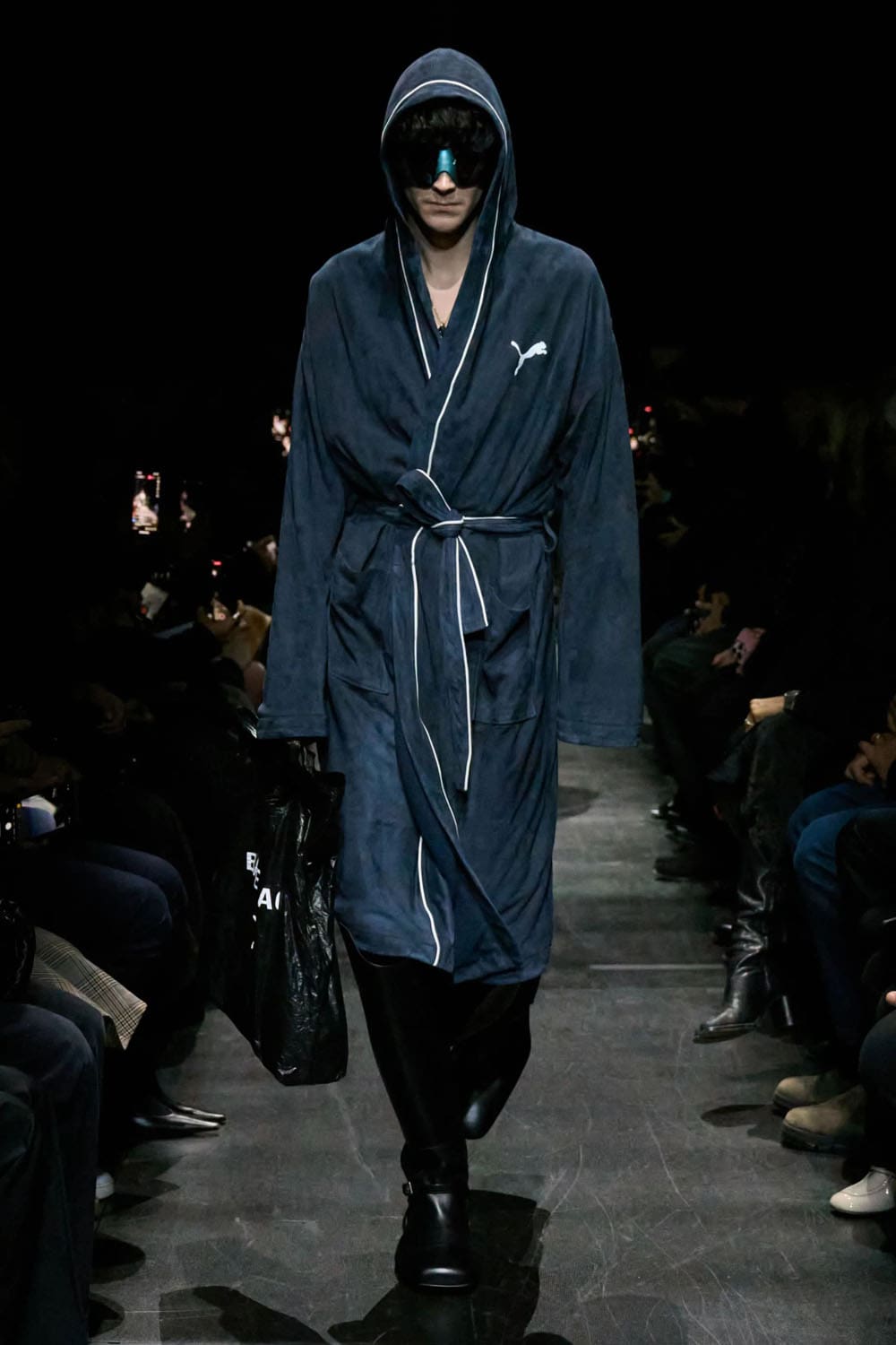 Balenciaga Automne Hiver 2025 2026 Runway Magazine (52)