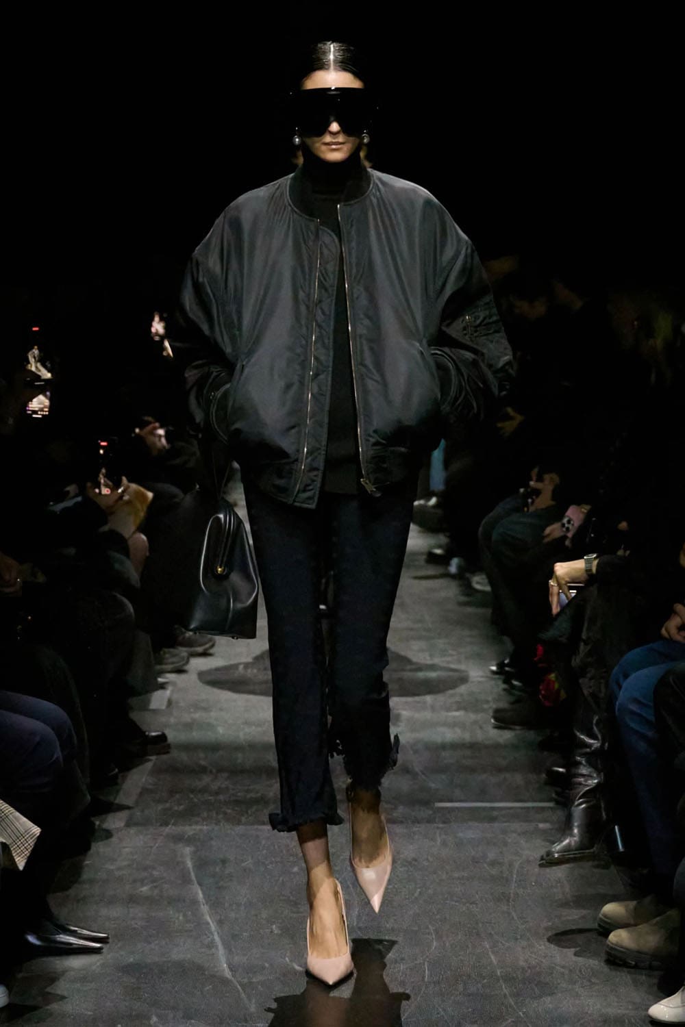Balenciaga Automne Hiver 2025 2026 Runway Magazine (53)