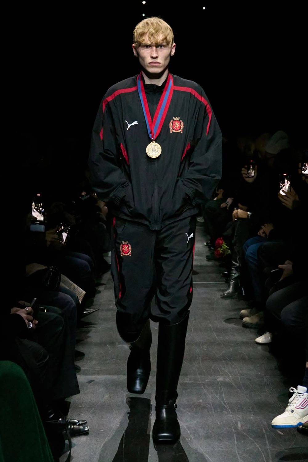 Balenciaga Automne Hiver 2025 2026 Runway Magazine (58)