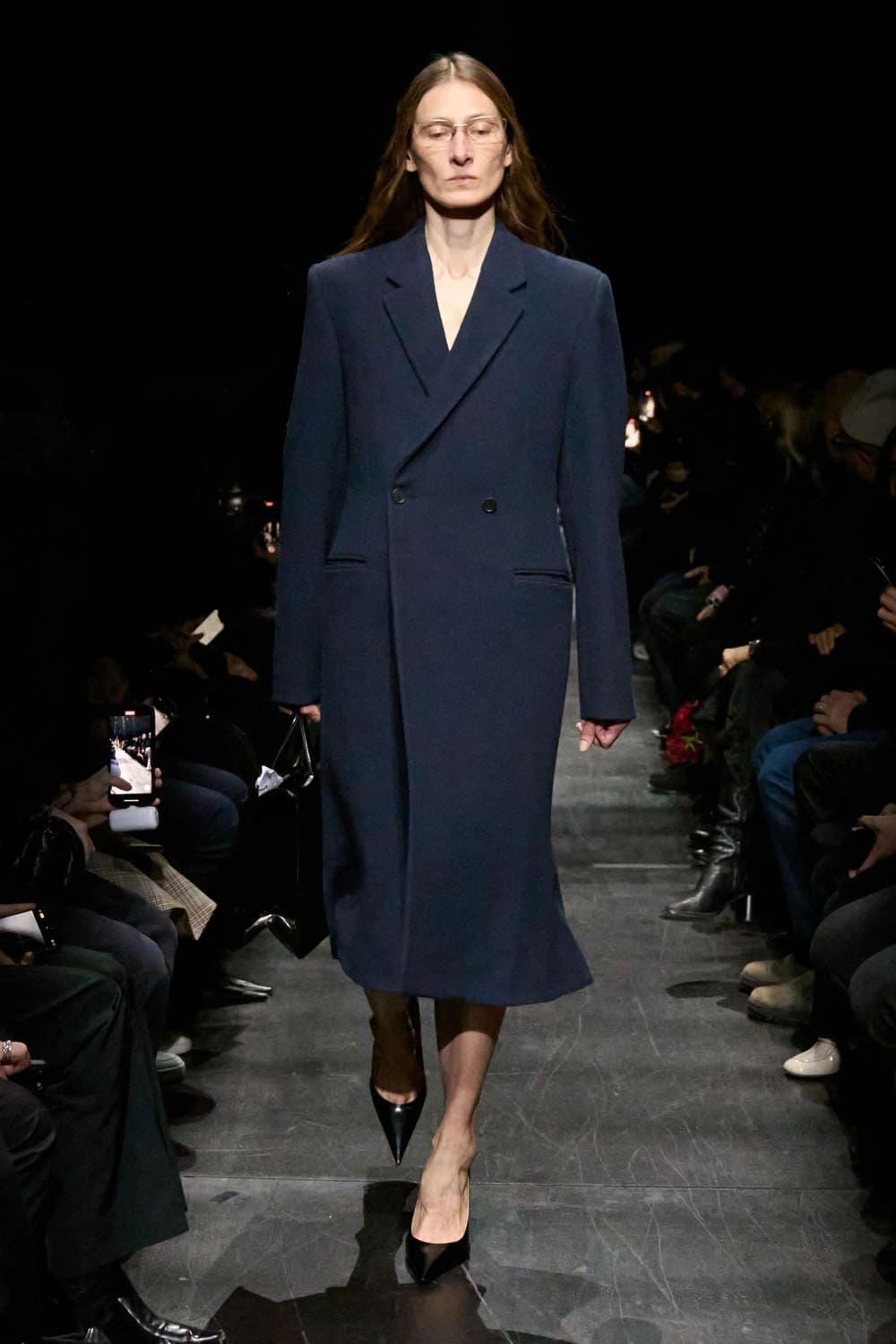 Balenciaga Automne Hiver 2025 2026 Runway Magazine (8)