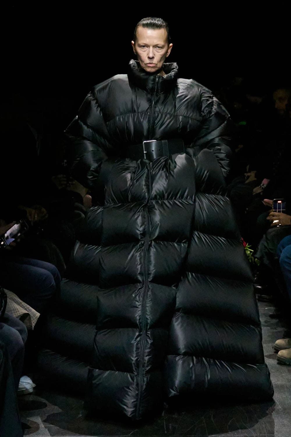 Balenciaga Automne Hiver 2025 2026 Runway Magazine (80)