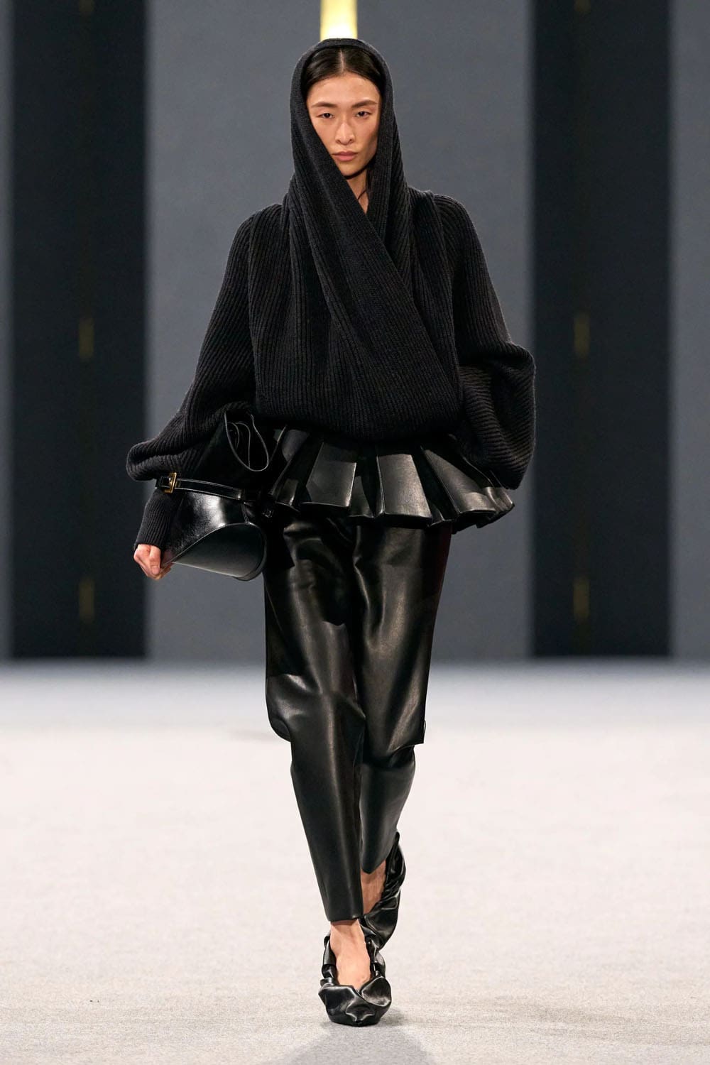 Balmain Herbst Winter 2025 2026 Runway Magazin (1)