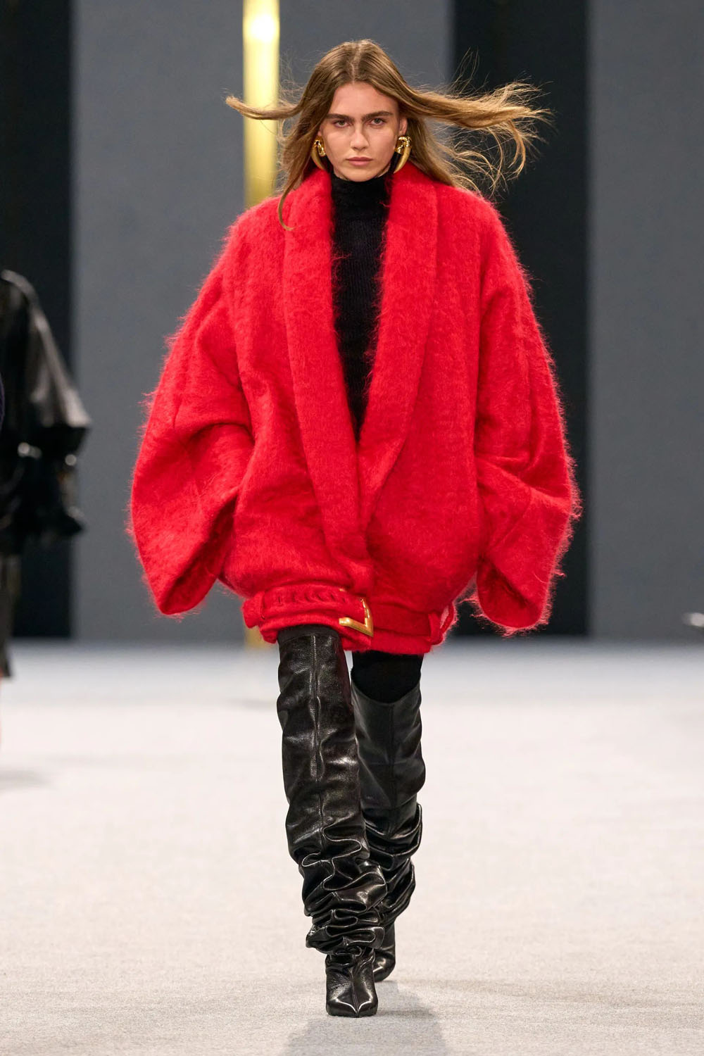 Balmain Herbst Winter 2025 2026 Runway Magazin (28)