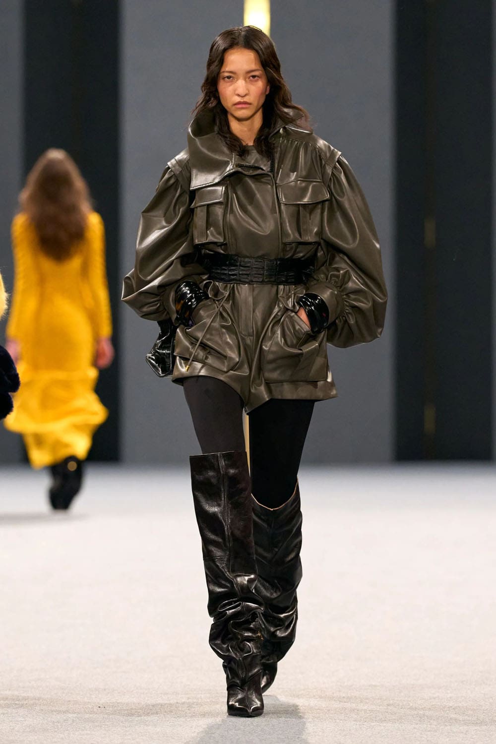 Balmain Herbst Winter 2025 2026 Runway Magazin (30)