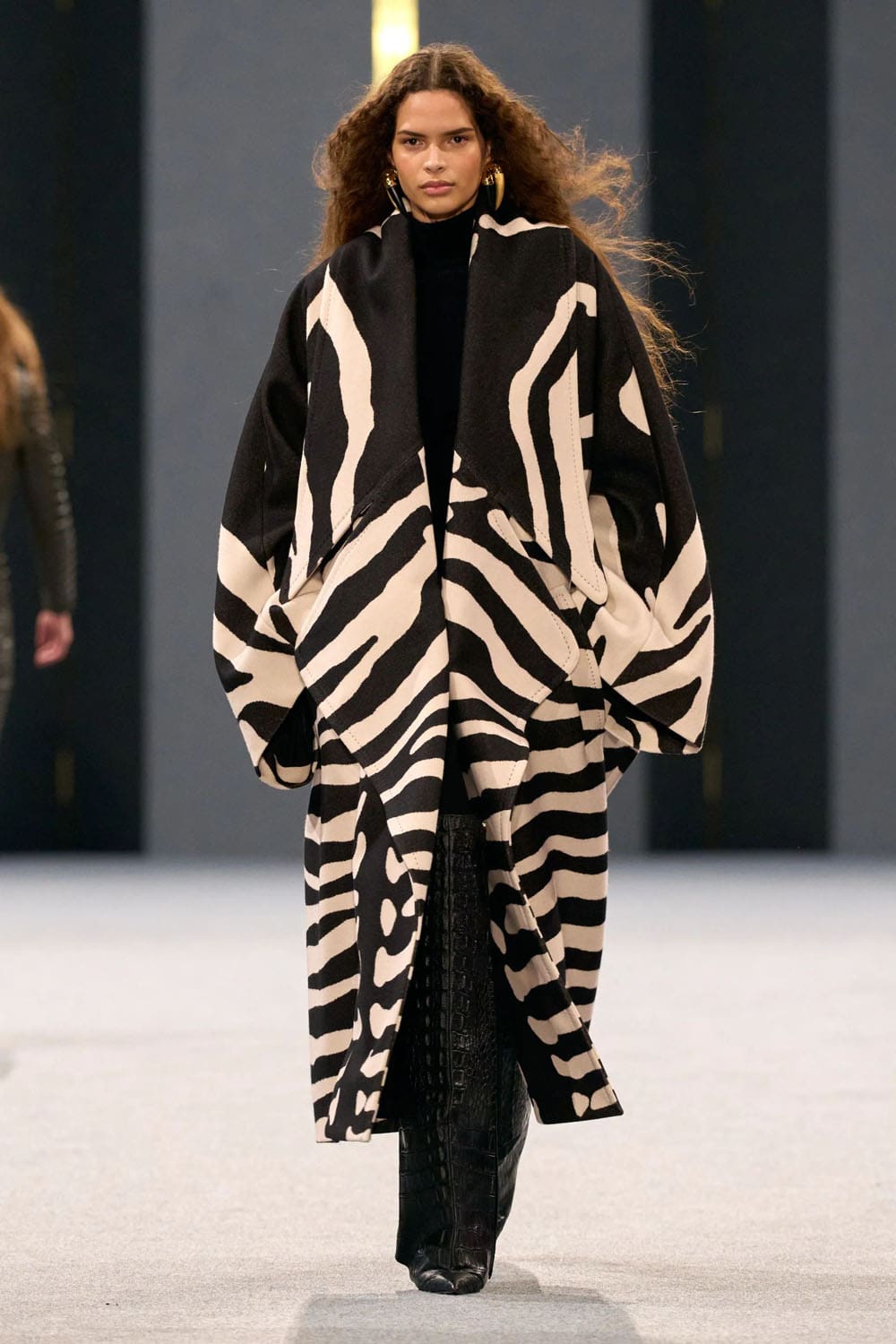 Balmain Herbst Winter 2025 2026 Runway Magazin (32)